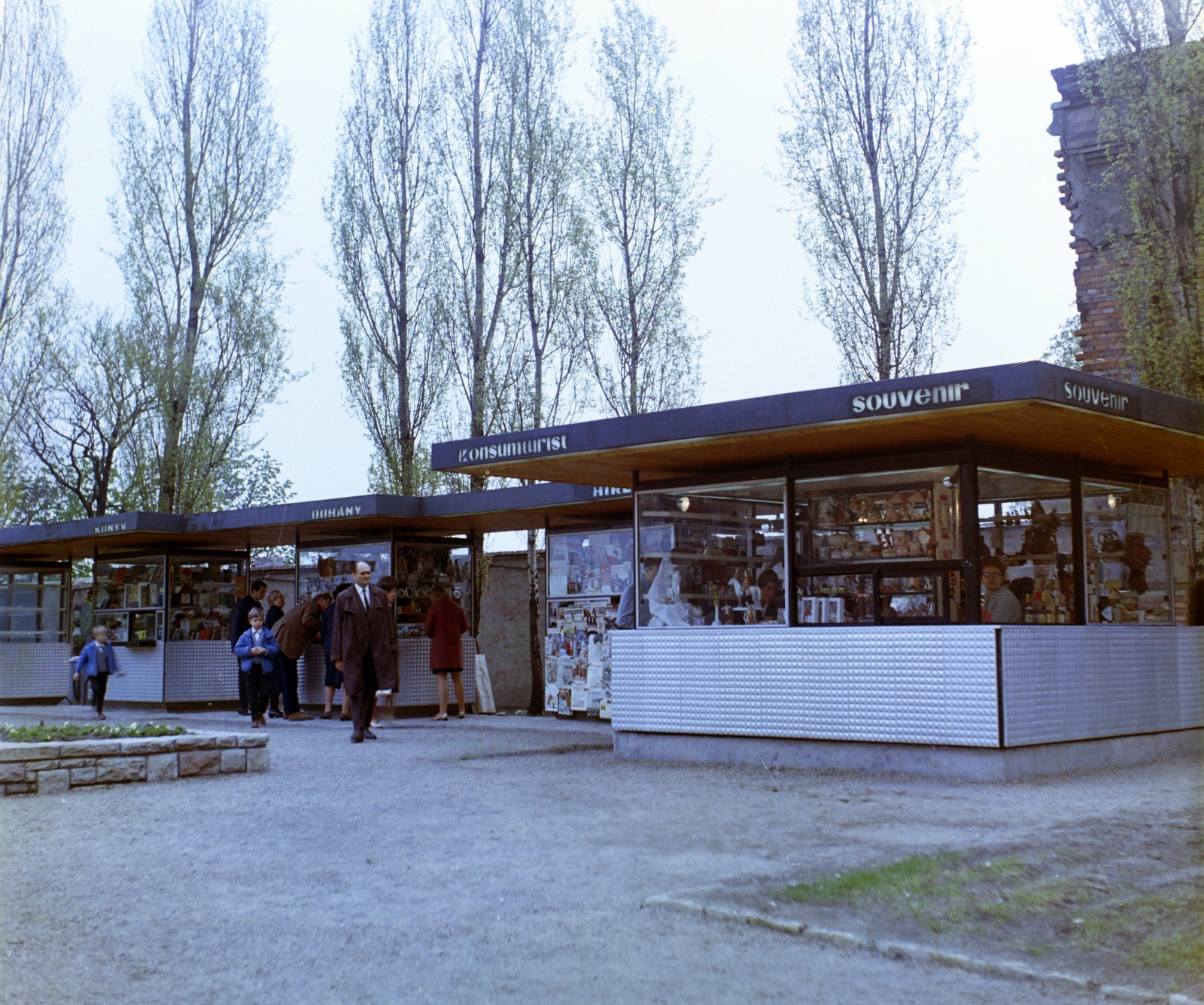 Magyarország, budai Vár, Budapest I., Szentháromság tér., 1970, Bauer Sándor, színes, Budapest, Fortepan #126177
