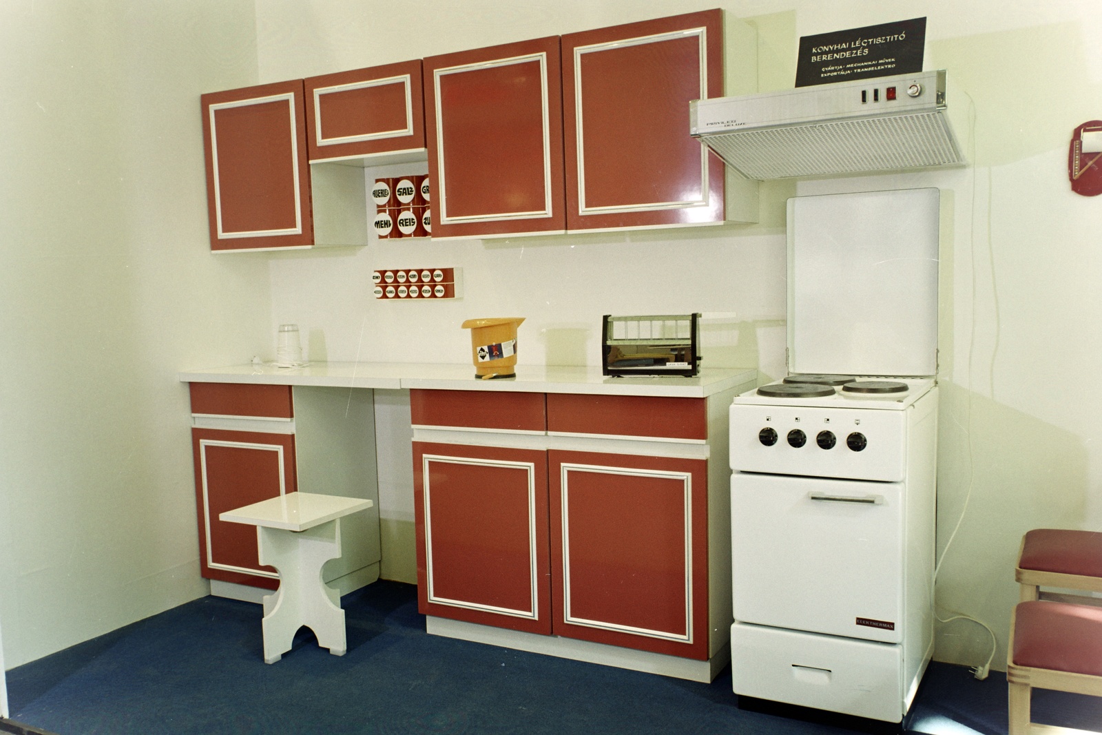 Hungary, Budapest XIV., Otthon '73 bútorkiállítás a BNV területén., 1972, Bauer Sándor, colorful, furnishing, furniture, international fair, kitchen, gas stove, Budapest, Fortepan #126195