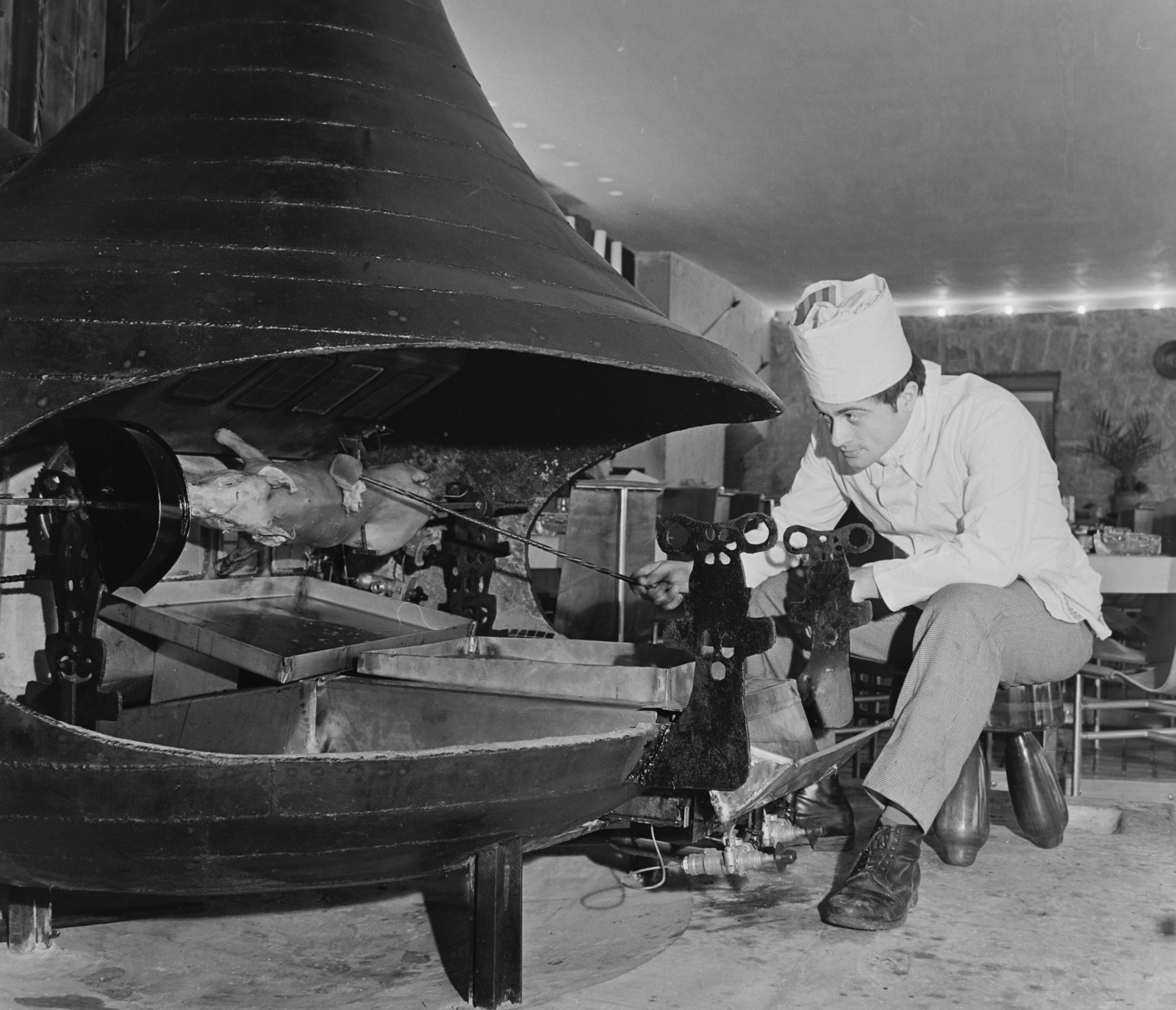 Hungary, Budapest I., Szentháromság utca 9-11., Fehér Galamb vendéglő., 1969, Bauer Sándor, Budapest, Fortepan #126226