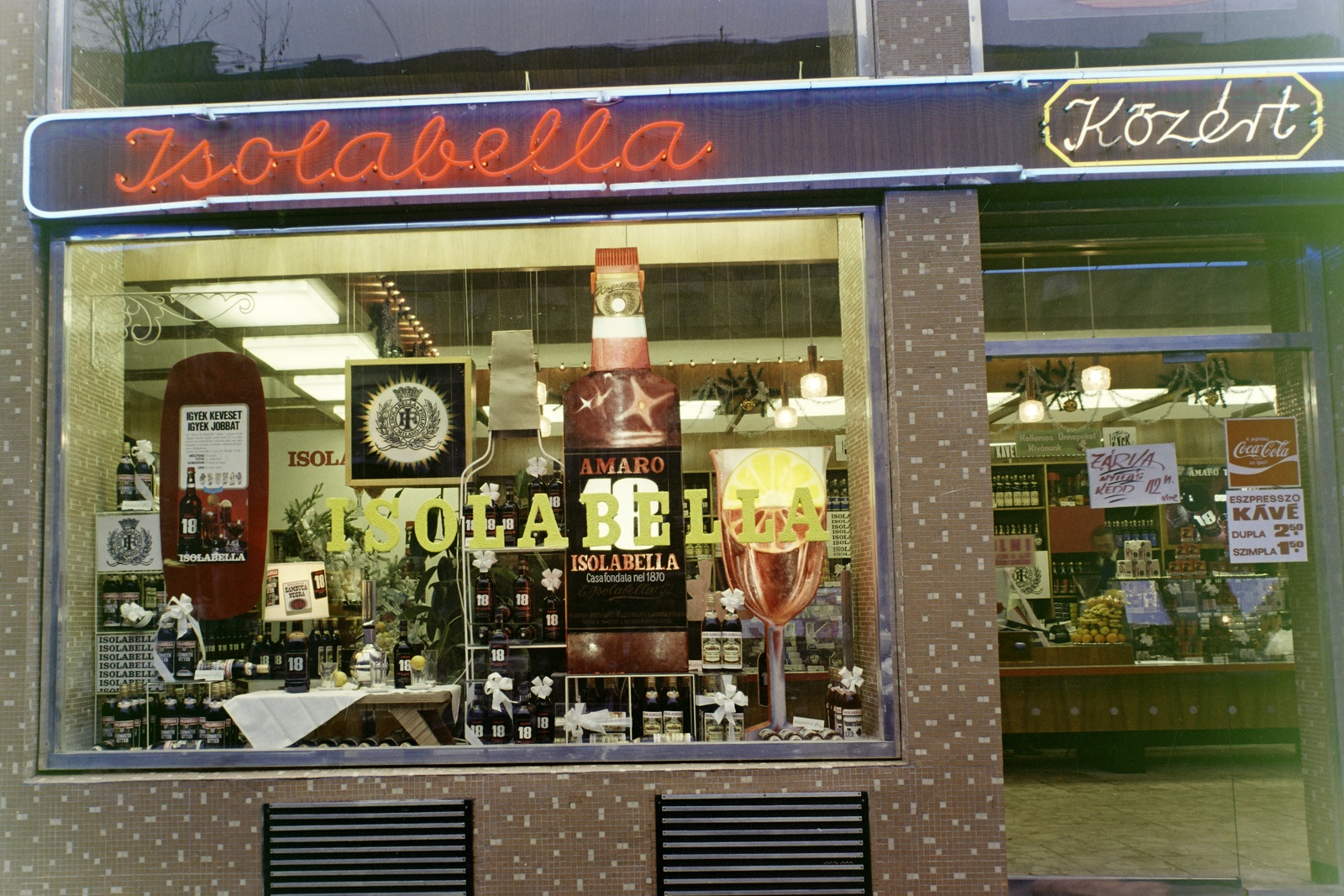 Hungary, Budapest VIII., József körút 43., Isolabella Kávé-Tea Ital szaküzlet., 1972, Bauer Sándor, colorful, Show window, Budapest, Fortepan #126272