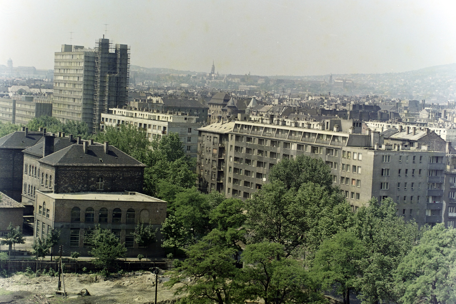 Hungary, Budapest XIII., kilátás a Volga szállóból, előtérben a Váci út házai látszanak., 1972, Bauer Sándor, colorful, Budapest, Fortepan #126284