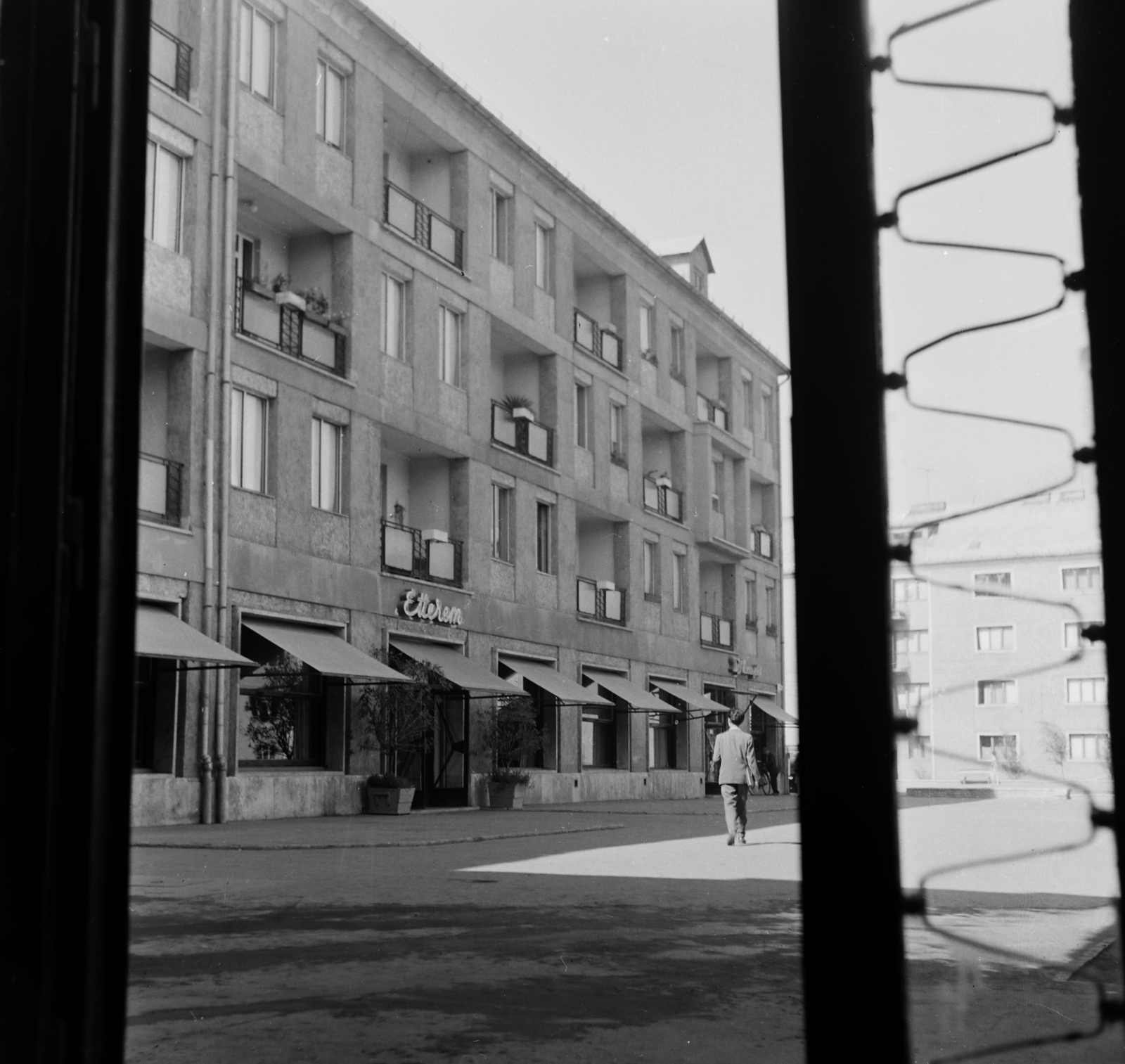 Magyarország, Salgótarján, December 8. (Lenin) tér, Salgó étterem és eszpresszó., 1966, Bauer Sándor, Fortepan #126470