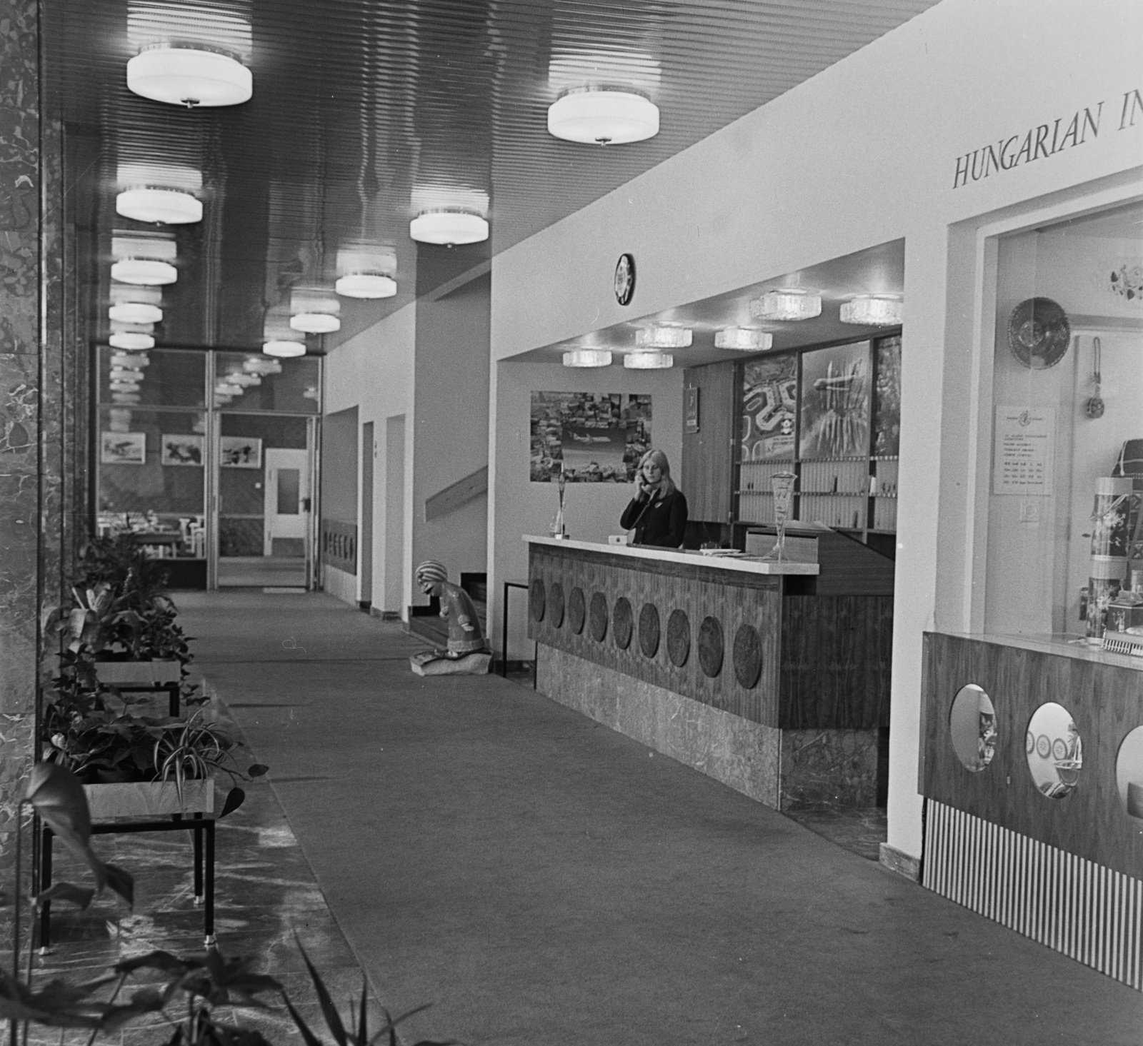 Magyarország, Budapest IX., Ferde utca 1., Hotel Aero, hall és recepció., 1970, Bauer Sándor, Budapest, Fortepan #126535
