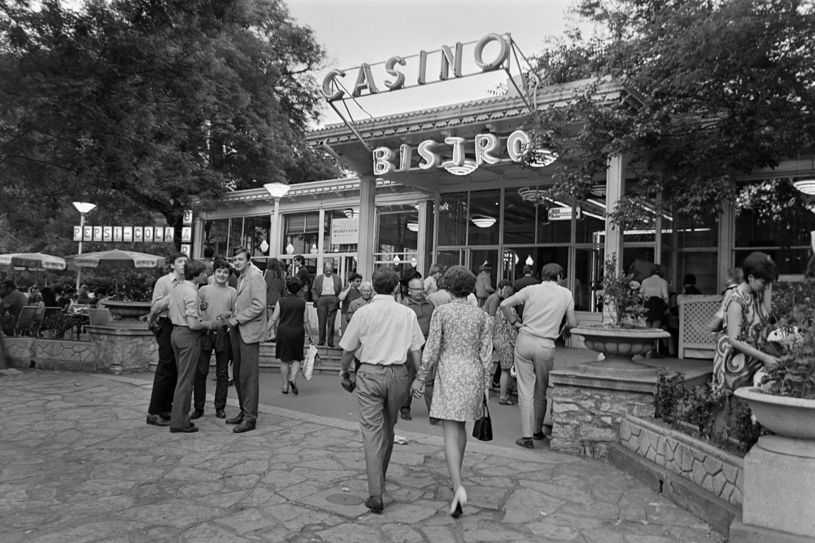 Magyarország, Margitsziget, Budapest, Casino., 1971, Bauer Sándor, neon felirat, Fortepan #126677