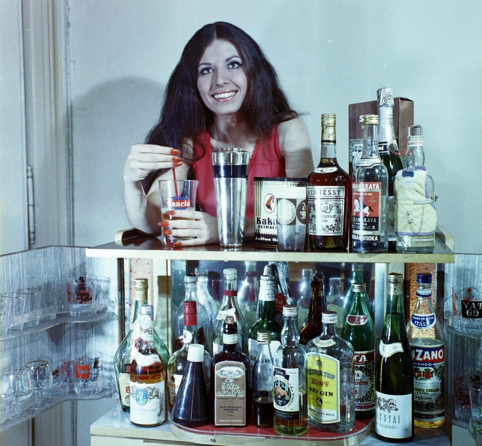 1975, Bauer Sándor, reklám, színes, ital, Cinzano-márka, gin, Hennessy-márka, Fortepan #126724