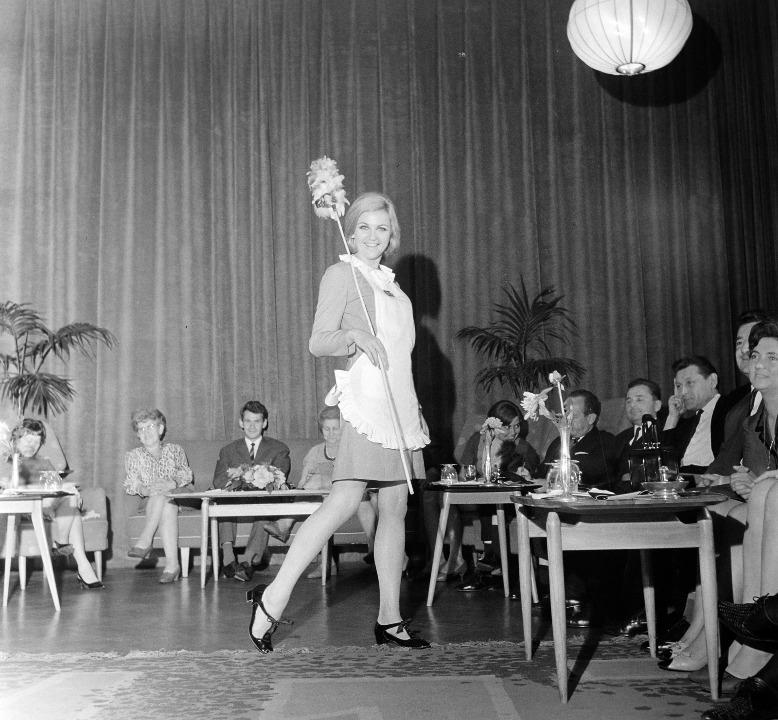 Hungary, Bodó Sztenya manöken., 1973, Bauer Sándor, fashion show, Fortepan #126815