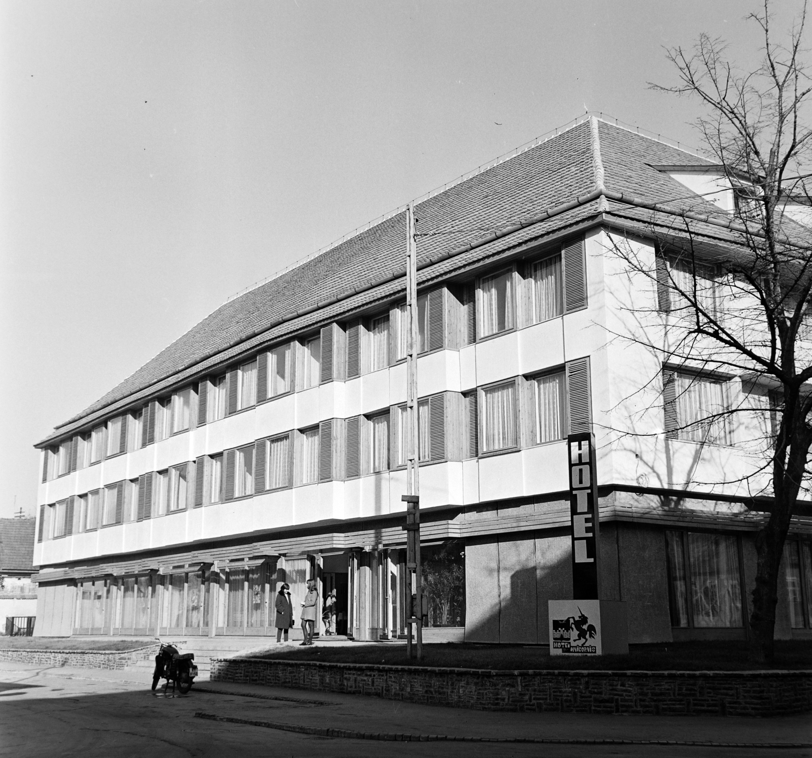Magyarország, Eger, Dr. Hibay Károly utca - Kossuth Lajos utca sarok, Hotel Unicornis., 1970, Bauer Sándor, Fortepan #126863