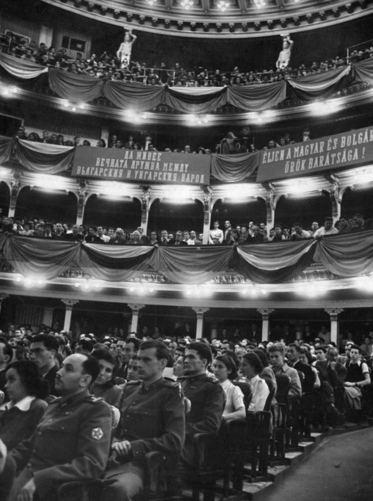 Hungary, Budapest VIII., Blaha Lujza tér, a Nemzeti Színház nézőtere. Díszelőadás 1950 szeptember 10-én, Bulgária felszabadításának 6. évfordulója alkalmából., 1950, Bauer Sándor, Budapest, theater, label, Fortepan #126895