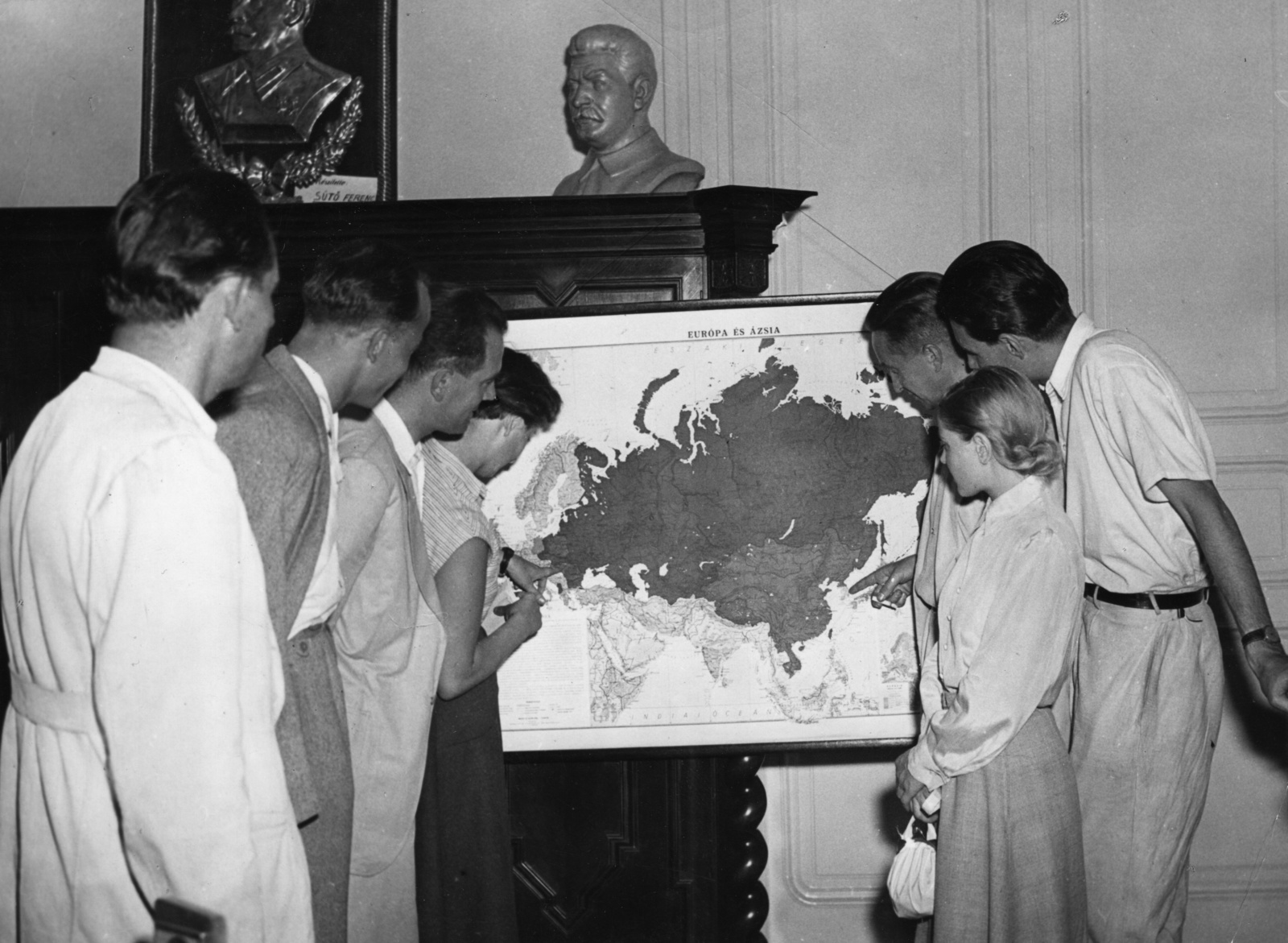 1953, Bauer Sándor, Soviet Union, map, bust, Joseph Stalin portrayal, Fortepan #126947