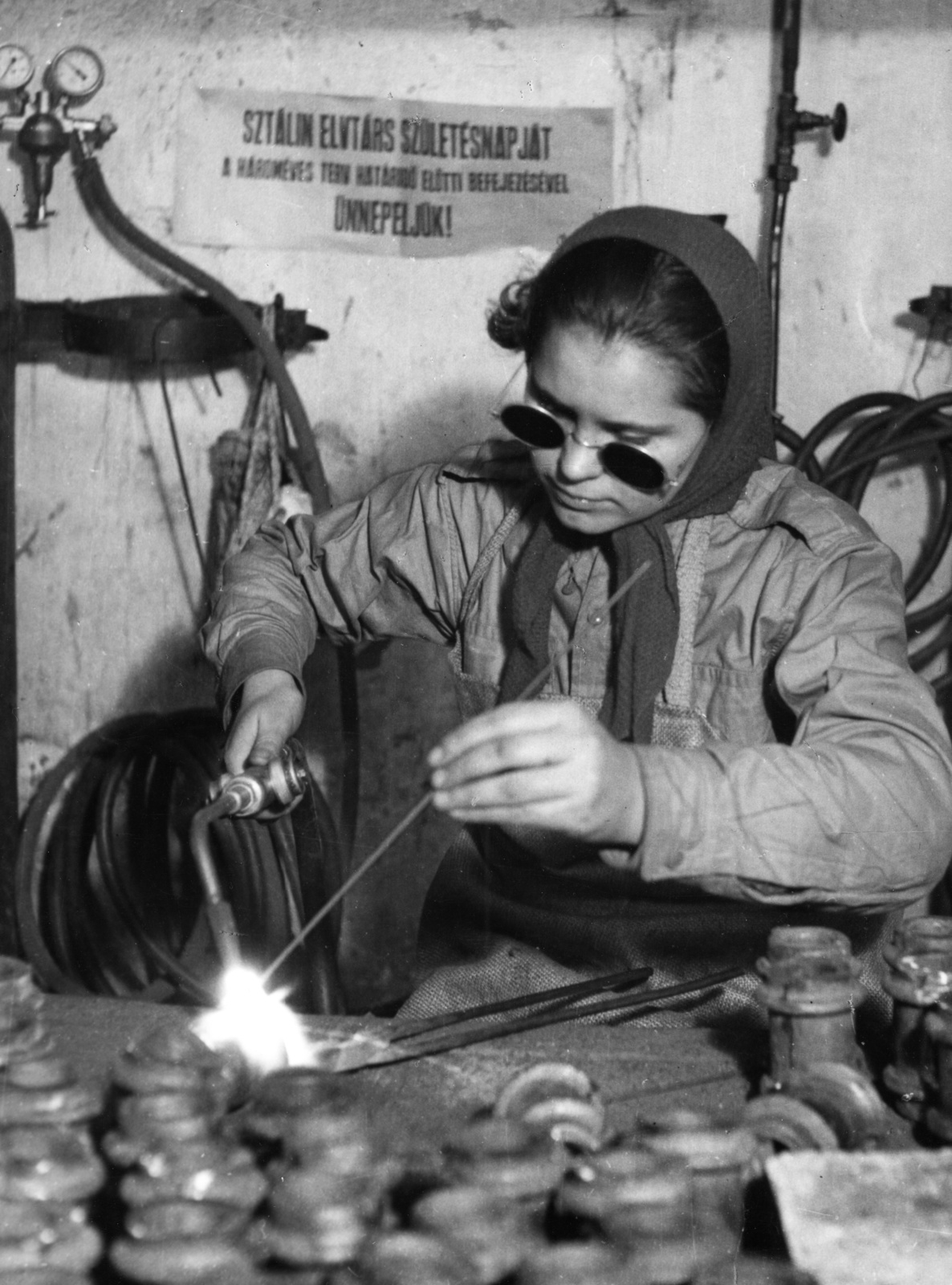 1951, Bauer Sándor, working woman, welding, welding goggles, regulator, Fortepan #126968