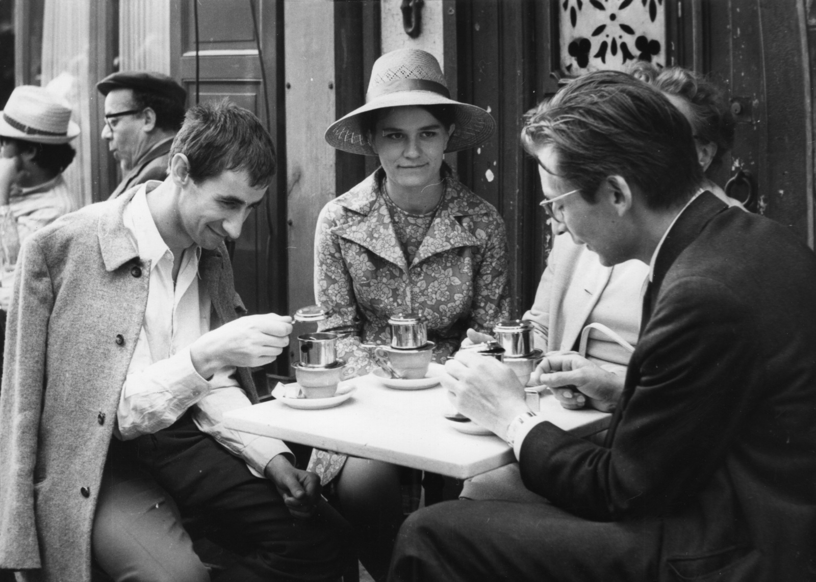 Franciaország, 1967, Bauer Sándor, kézben tartani, kávézó, életkép, Fortepan #126974