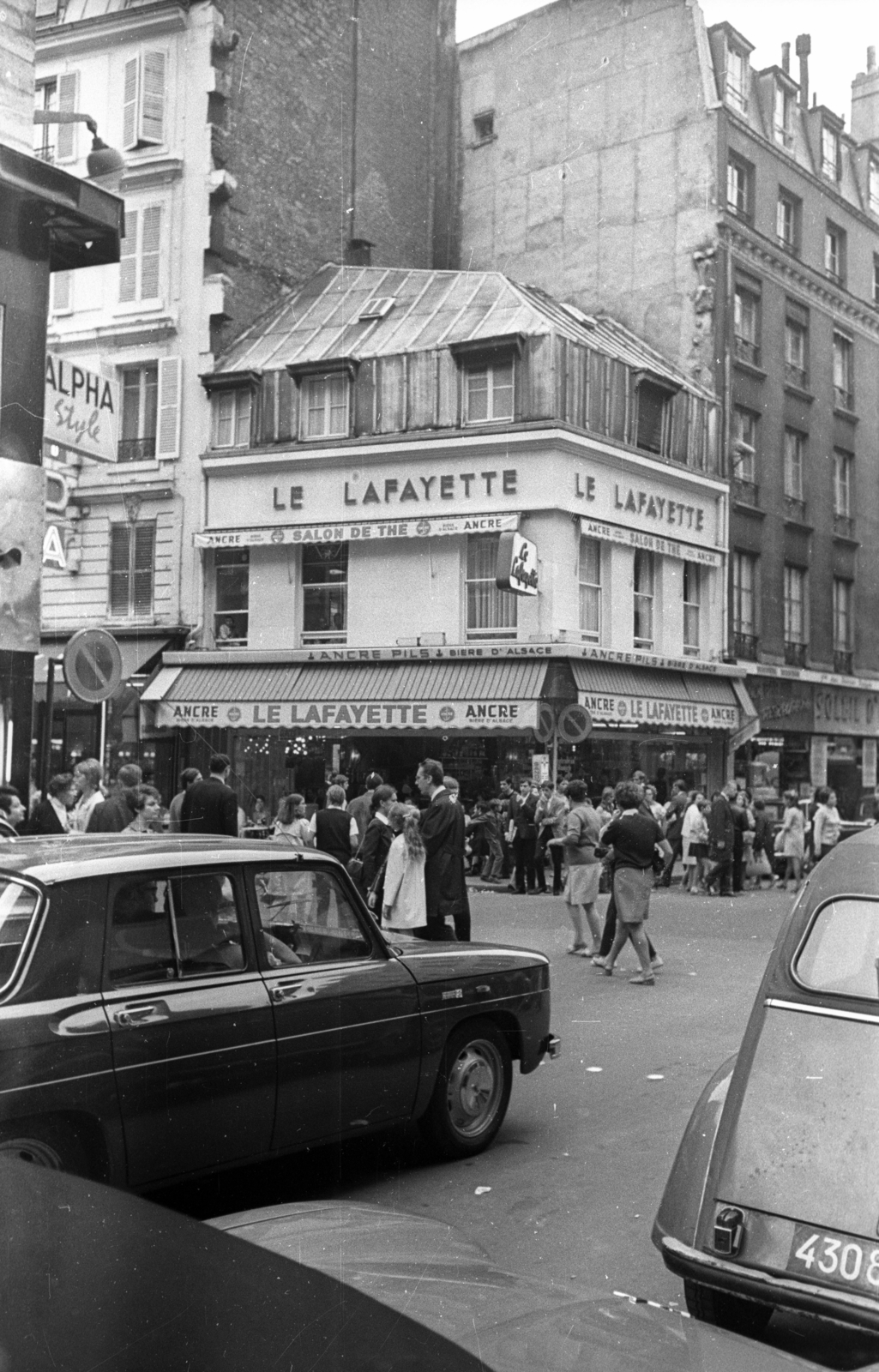 France, Paris, Rue de Provence, a Rue de la Chaussée-d'Antin kereszteződésénél., 1967, Bauer Sándor, Fortepan #127074