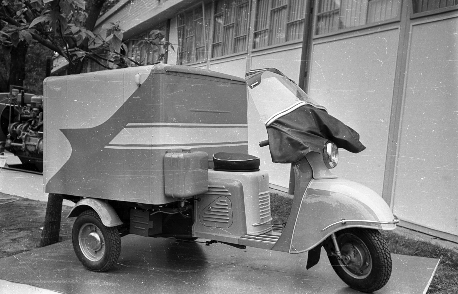 Magyarország, Városliget,Budapesti Ipari Vásár, Budapest XIV., 1959, Bauer Sándor, szovjet gyártmány, tricikli, Budapest, Tula TG-200, Tula-márka, Fortepan #127159