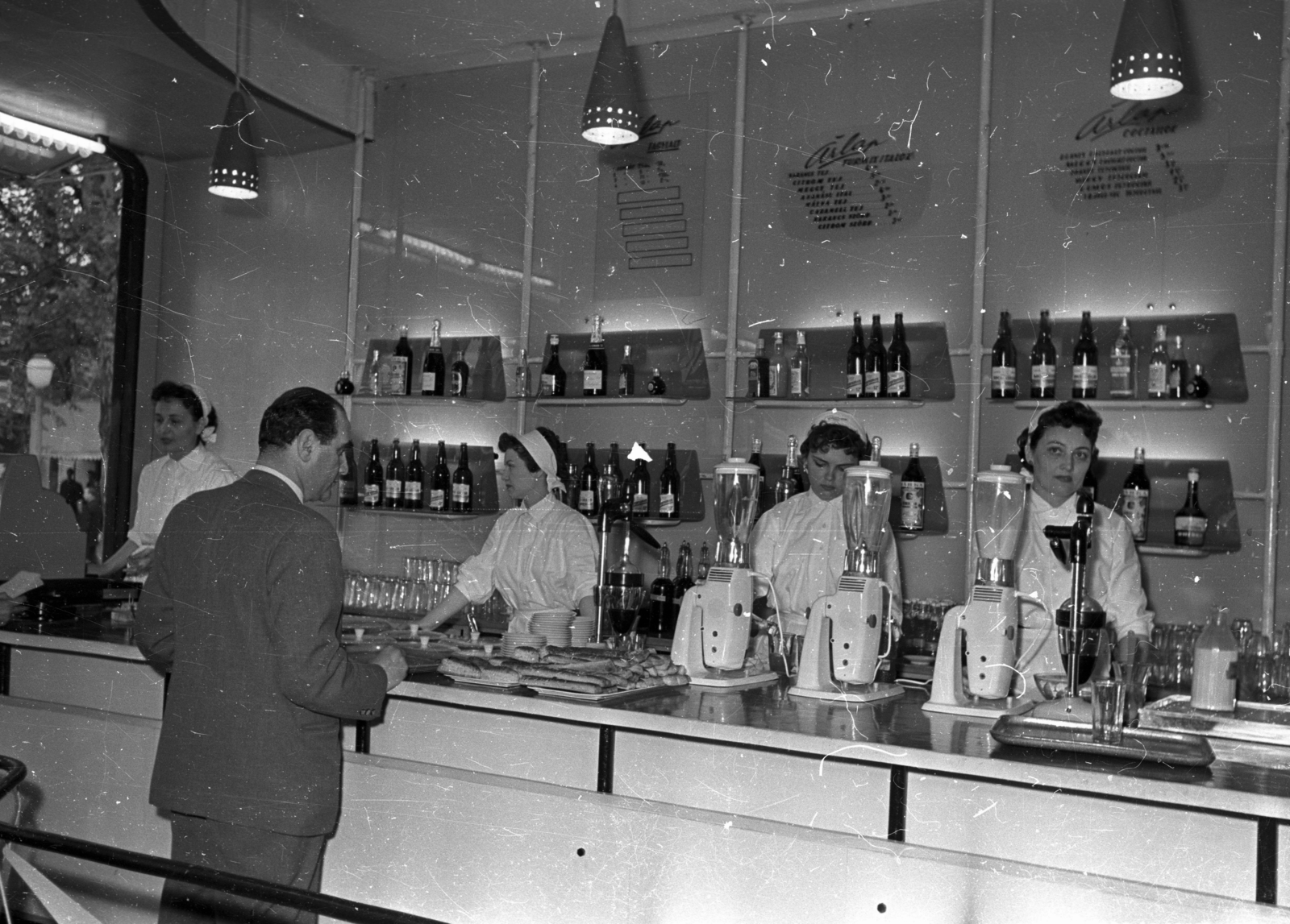 Hungary, Budapest XIV., önkiszolgáló étterem., 1959, Bauer Sándor, kitchen appliances, counter, Budapest, Fortepan #127160