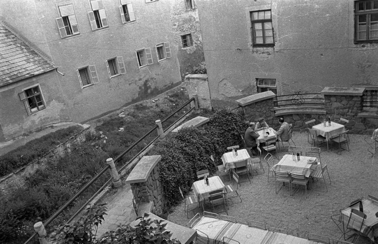 Hungary, Sopron, Várkerület (Lenin körút) 25., a Gulyás csárda kerthelyisége az Ikva parton., 1963, Bauer Sándor, terrace, Fortepan #127173