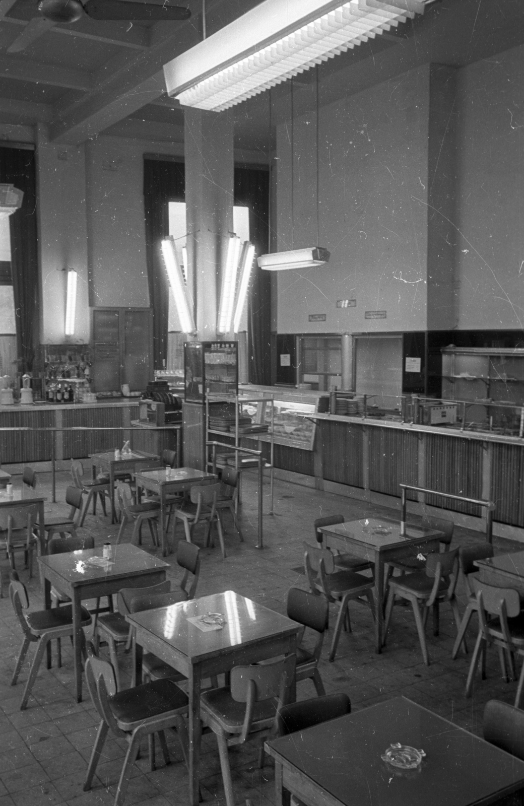 1977, Bauer Sándor, restaurant, self-serving restaurant, ashtray, meal, neon lights, Fortepan #127241