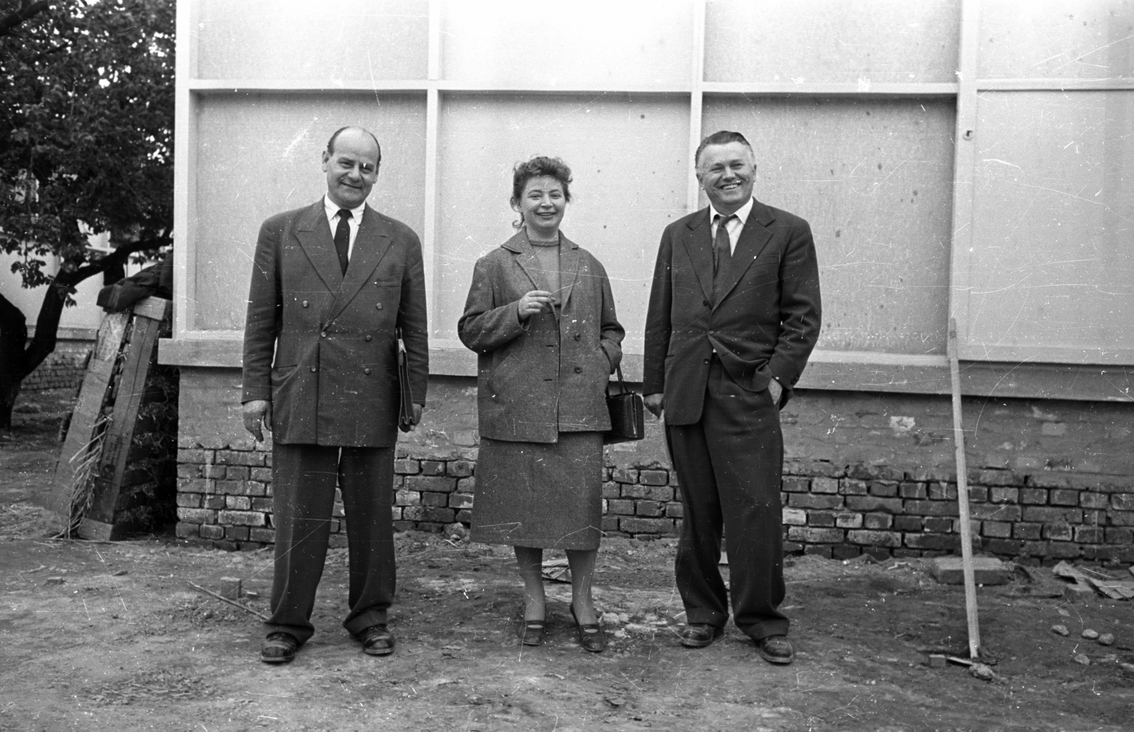 Hungary,Lake Balaton, Tihany, a felvétel a Motel építése idején készült., 1960, Bauer Sándor, three people, suit, costume, Fortepan #127332