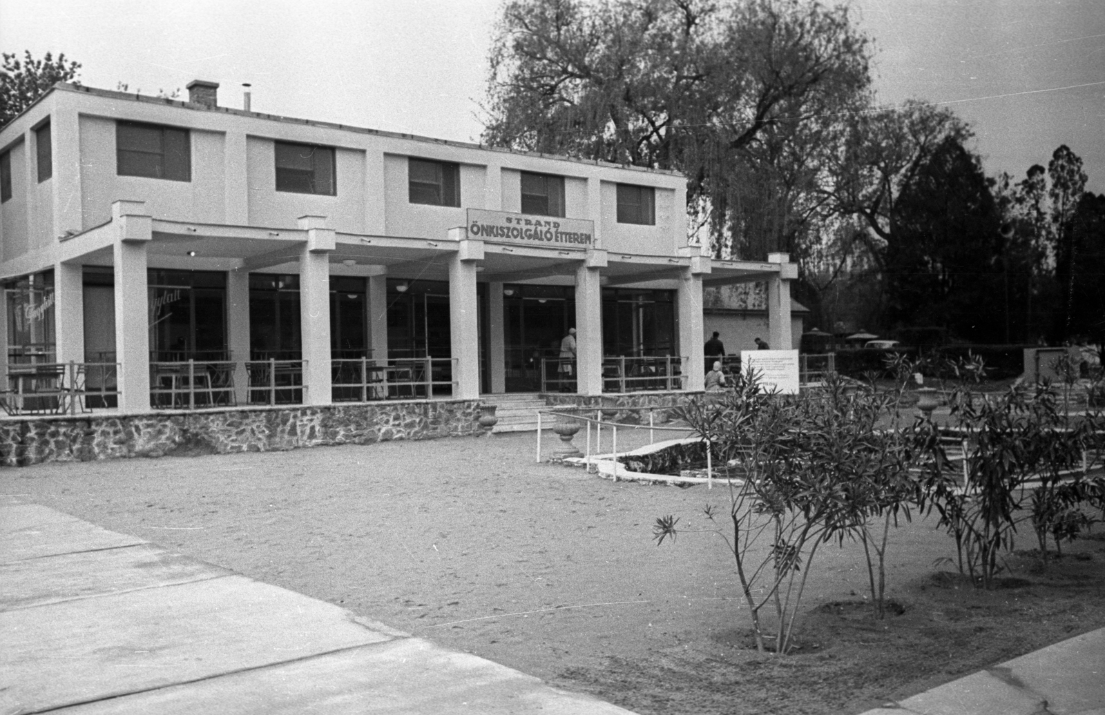 Hungary, Eger, önkiszolgáló étterem a városi strand területén., 1967, Bauer Sándor, Fortepan #127365