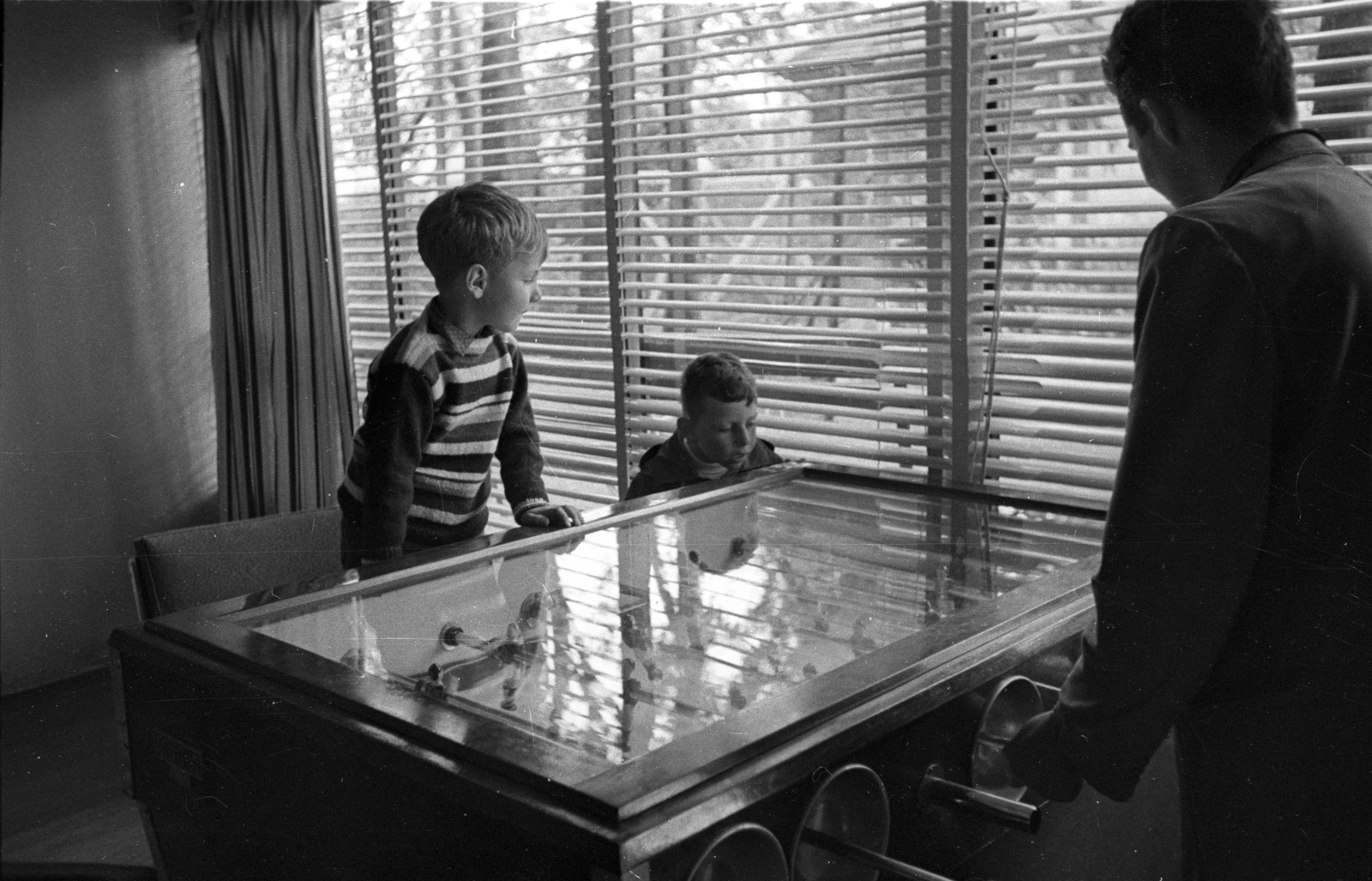 1969, Bauer Sándor, table soccer, window blinds, Fortepan #127369