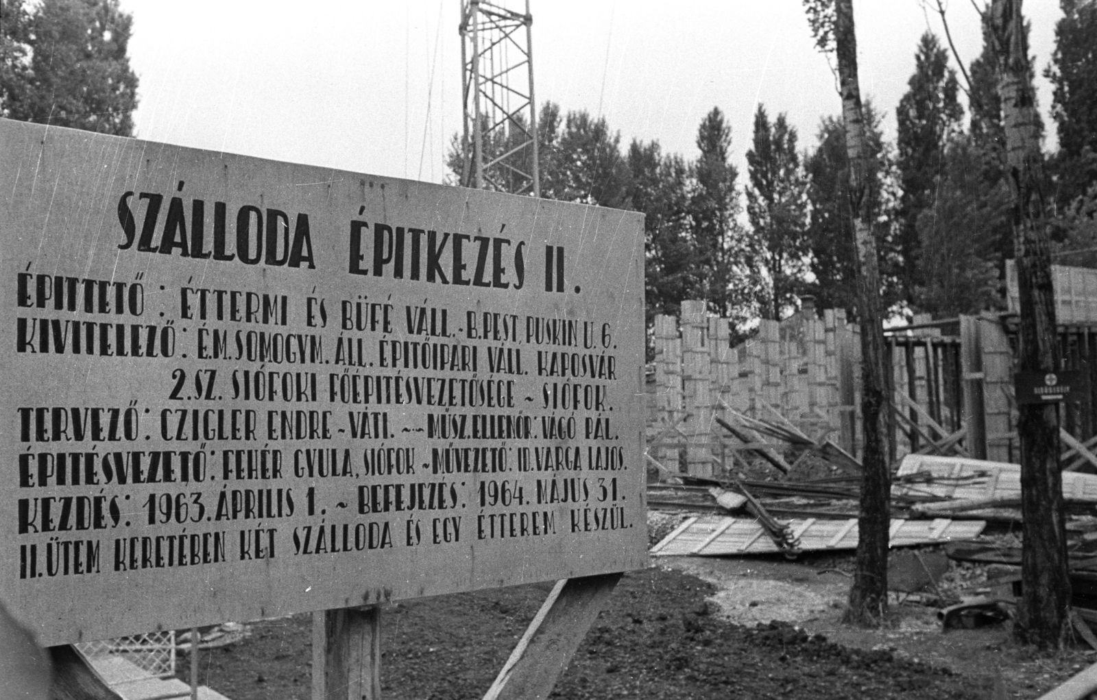 Magyarország,Balaton, Siófok, Petőfi sétány, a Lidó és a Hungária szálloda építkezése., 1963, Bauer Sándor, Fortepan #127373