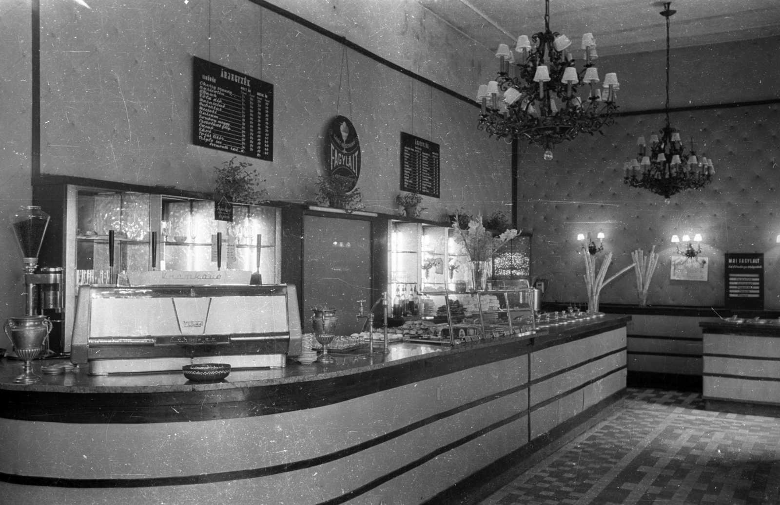 1963, Bauer Sándor, chandelier, coffee machine, ice cream, Fortepan #127377
