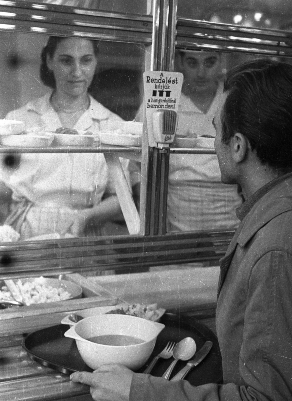 Hungary, Budapest IX., a Ferenc körút 2-4. (Boráros tér 4.) szám alatti Gyors büfé / önkiszolgáló étterem., 1965, Bauer Sándor, self-serving restaurant, soup, label, Budapest, Fortepan #127429