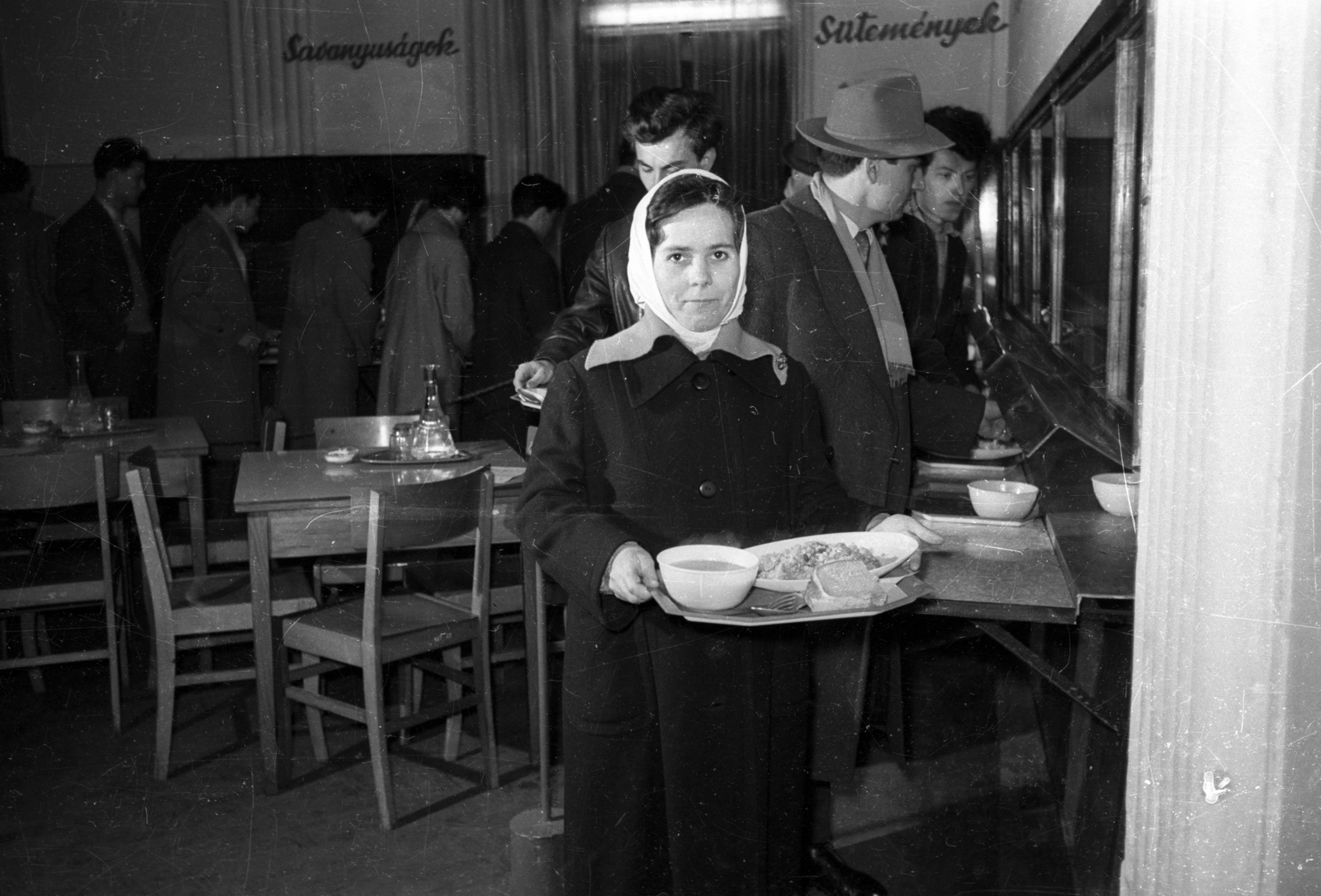 Hungary, 1958, Bauer Sándor, tray, standing in line, Fortepan #127500