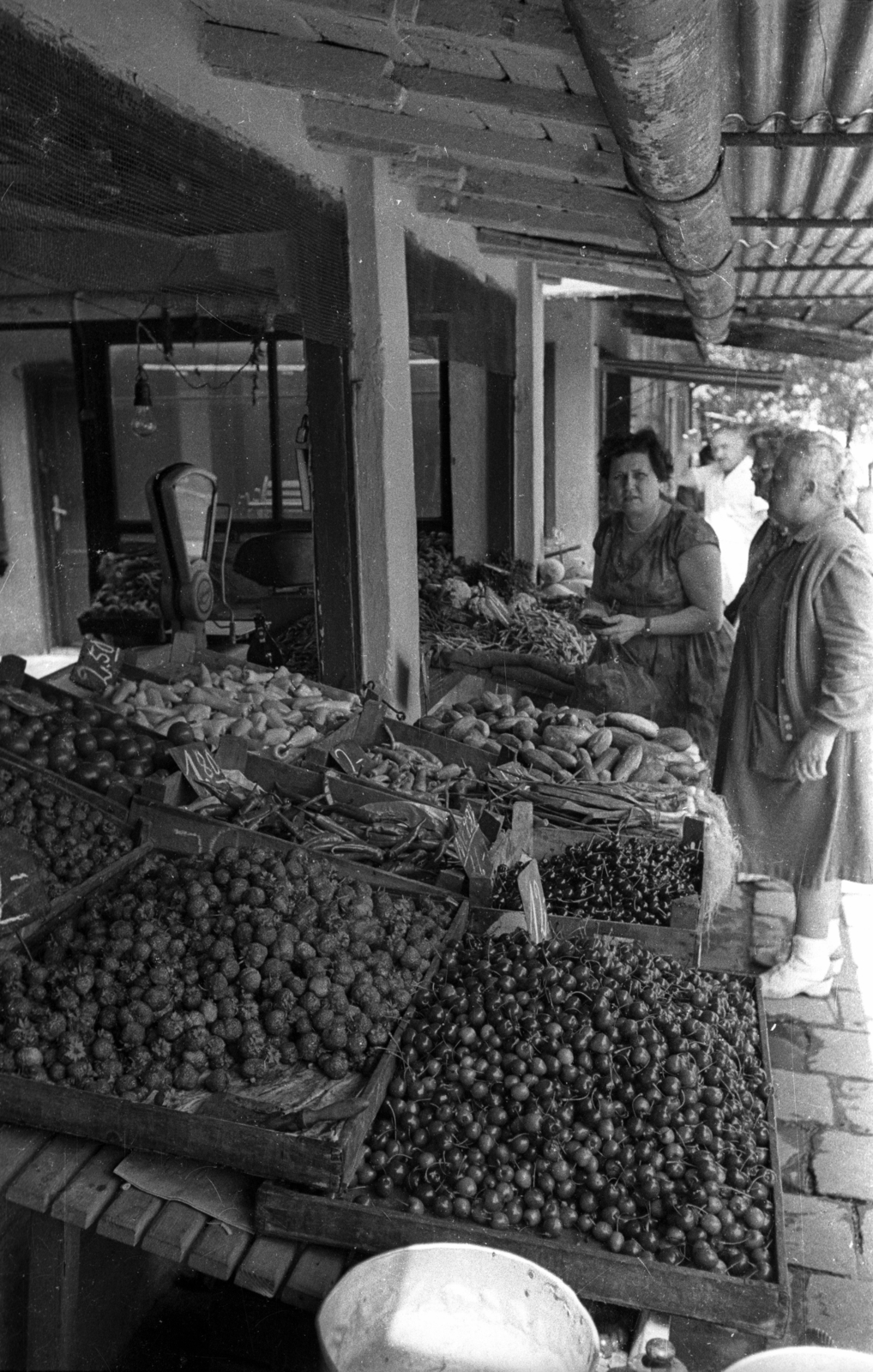 1965, Bauer Sándor, greengrocer, fruit, cherry, Fortepan #127504