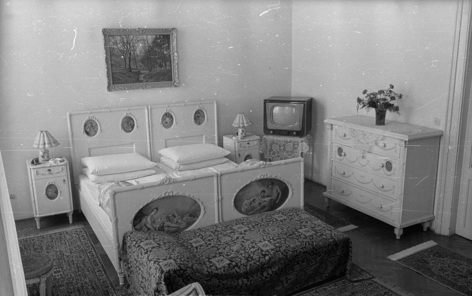 Hungary, Budapest V., Apáczai Csere János utca, a Duna szálló egyik szobája., 1958, Bauer Sándor, Budapest, interior, Fortepan #127533