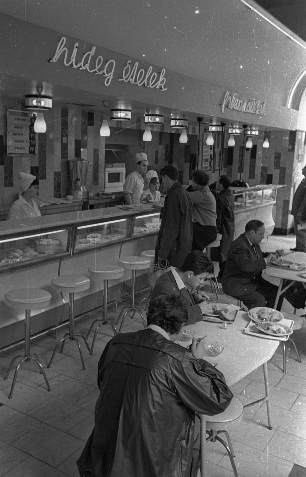 Hungary, Budapest VIII., Rákóczi út 15., Marika bisztró., 1966, Bauer Sándor, neon sign, Budapest, Fortepan #127542