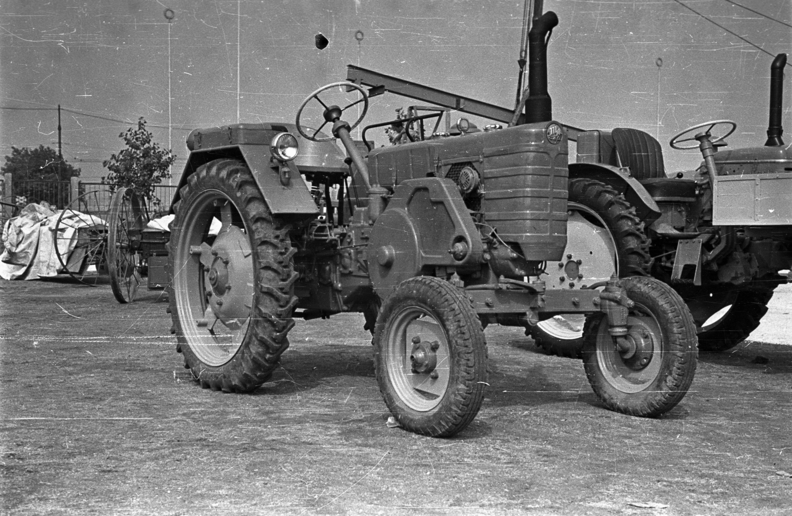 Hungary, Budapest X., Albertirsai úti vásár területe, Országos Mezőgazdasági Kiállítás és Vásár., 1955, Bauer Sándor, tractor, Budapest, Fortepan #127846
