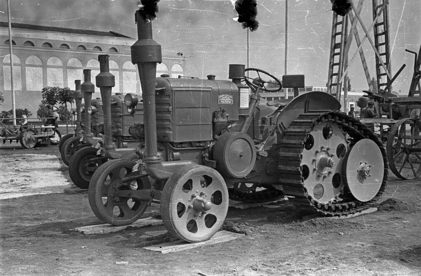Hungary, Budapest X., Albertirsai úti vásár területe, Országos Mezőgazdasági Kiállítás és Vásár., 1955, Bauer Sándor, tractor, Budapest, Fortepan #127849