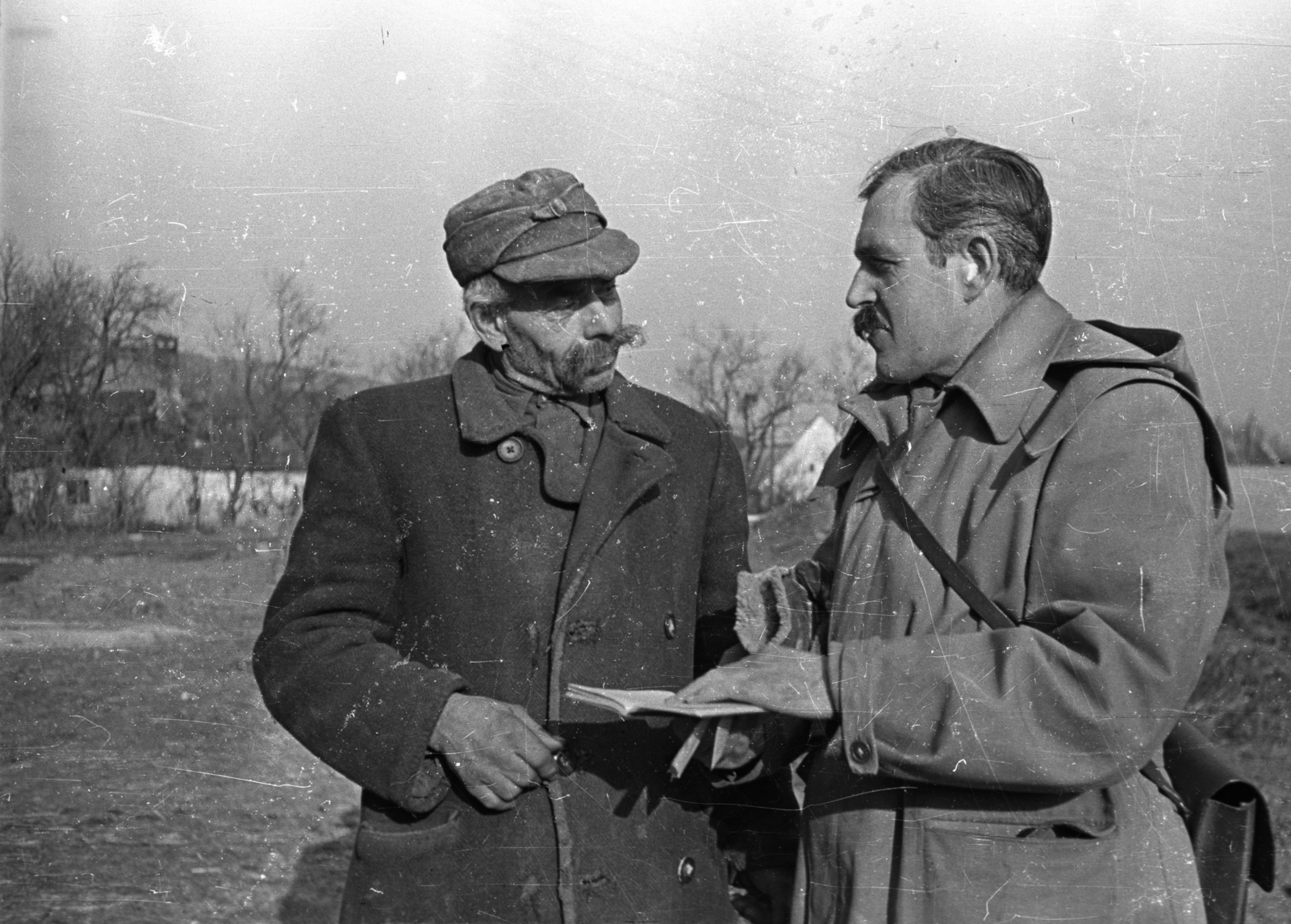 Hungary, Balatonfüred, Vásártér utca., 1955, Bauer Sándor, windbreaker, cap, moustache, peasant, Fortepan #127921