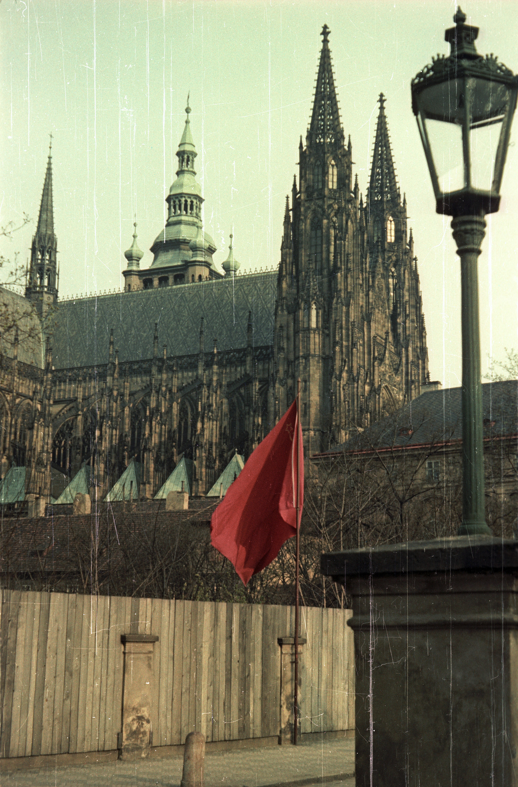 Czech Republik, Prague, Hradzsin, Szent Vitus-székesegyház (Katedrála svatého Víta)., 1956, Bauer Sándor, Czechoslovakia, colorful, Fortepan #127987