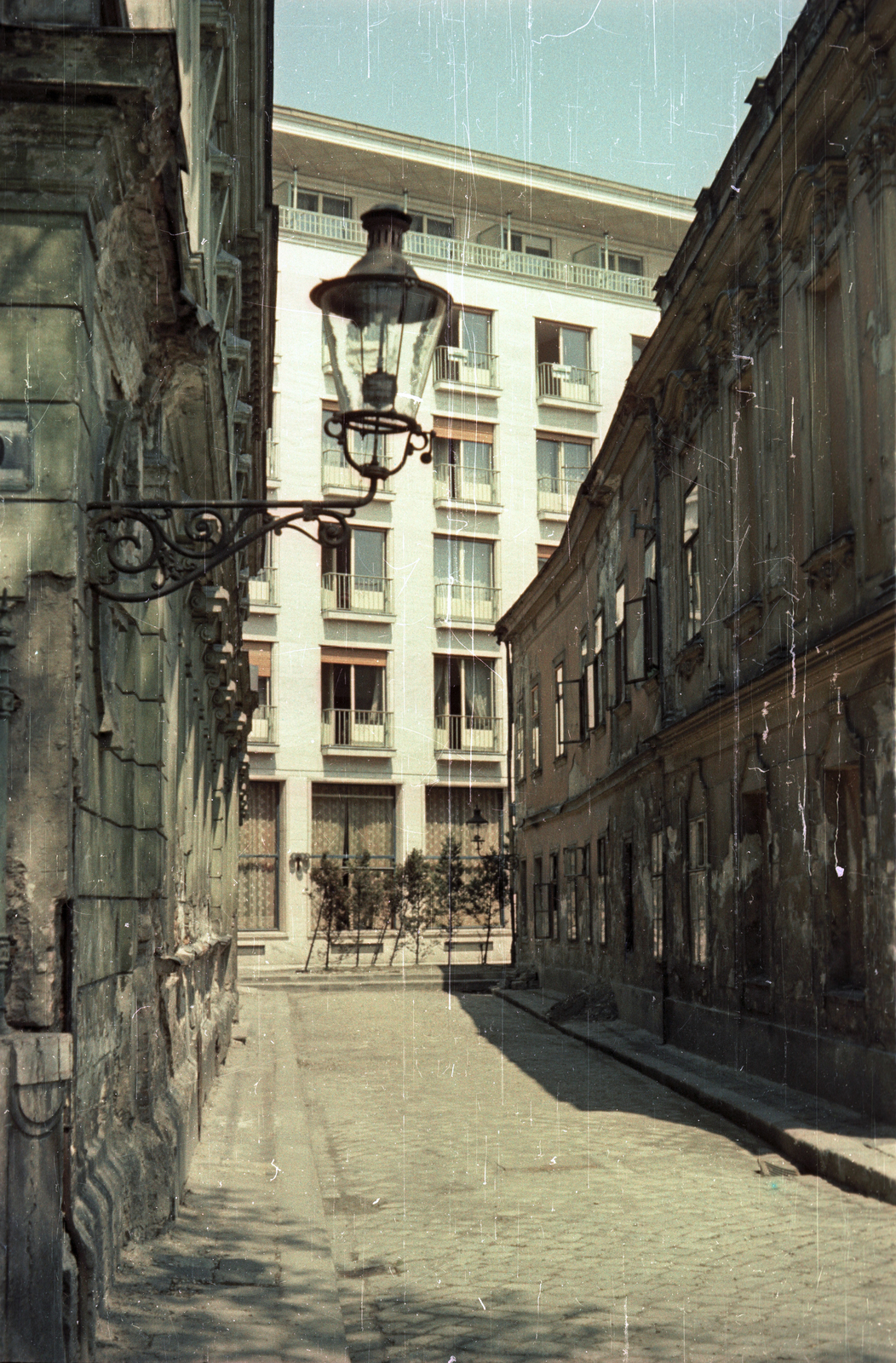 Slovakia, Bratislava, Lodná ulica, szemben a Hotel Devín., 1956, Bauer Sándor, Czechoslovakia, colorful, Fortepan #127993