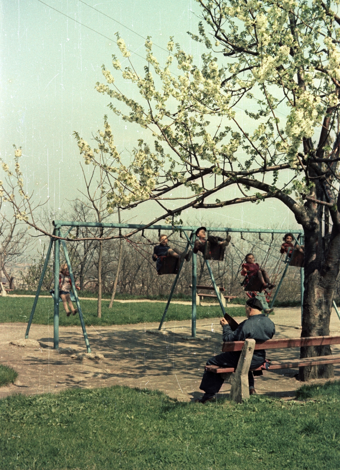 Slovakia, Bratislava, Várkert, játszótér., 1956, Bauer Sándor, Czechoslovakia, playground, colorful, Fortepan #128000