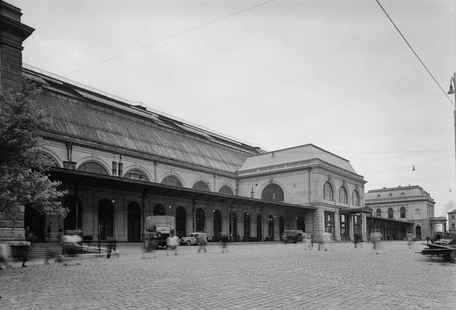 Magyarország, Budapest VIII., Keleti pályaudvar., 1952, UVATERV, vasút, teherautó, pályaudvar, Skoda 1101/1102 Tudor, eklektikus építészet, Budapest, Rochlitz Gyula-terv, Fortepan #12805