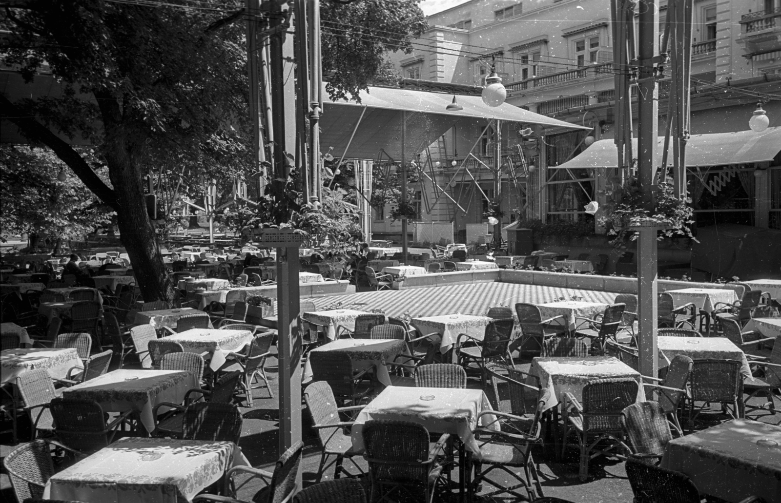 Hungary, Margit Islands, Budapest, Margitszigeti Nagyszálló, terasz., 1958, Bauer Sándor, garden furniture, Fortepan #128078