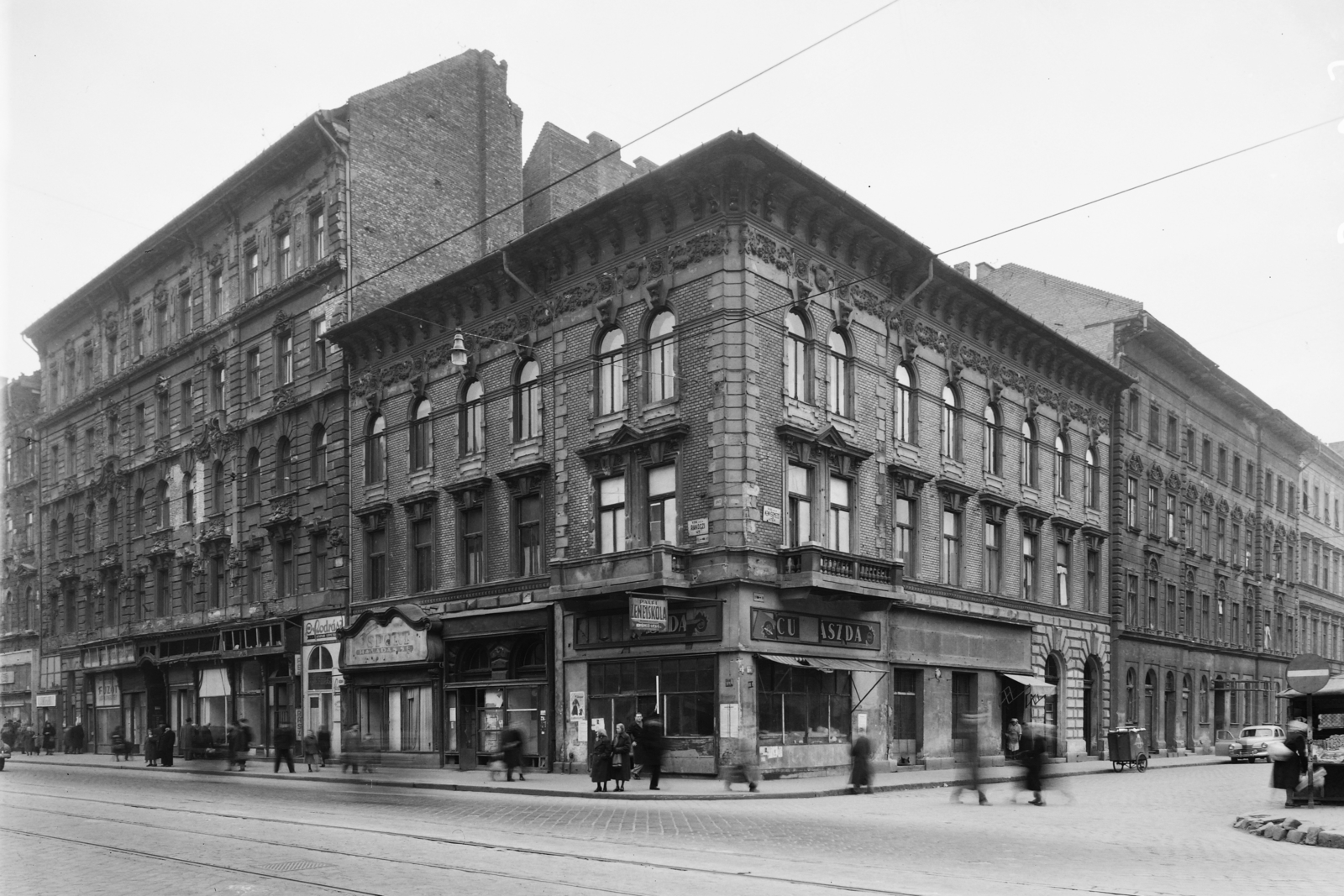 Magyarország, Budapest VIII., Rákóczi út - Kenyérmező utca sarok., 1957, UVATERV, cukrászda, Budapest, Fortepan #12811