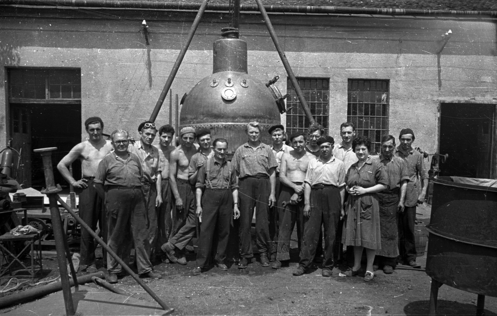 1956, Bauer Sándor, csoportkép, munkás, gyártelep, Fortepan #128248