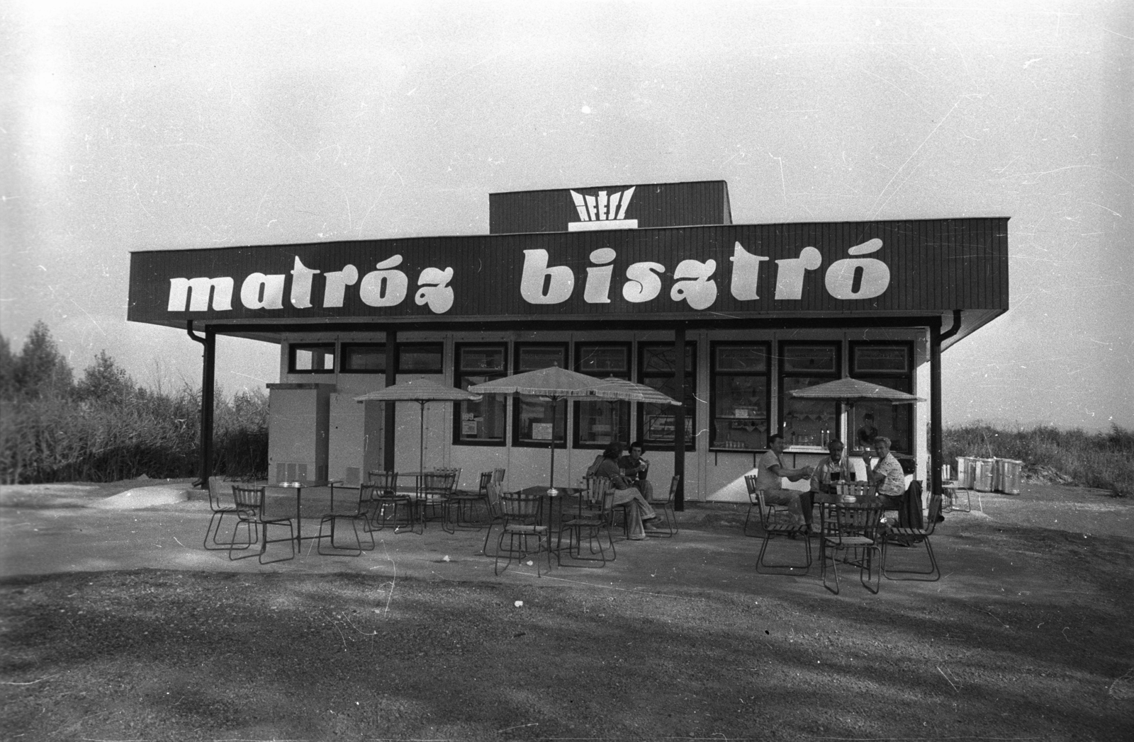 Hungary,Lake Balaton, Révfülöp, Halász utca, Matróz bisztró., 1979, Bauer Sándor, sunshades, Fortepan #128305