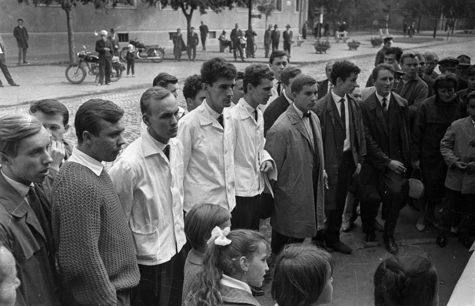Hungary, Vác, Dr. Csányi László körút (Lenin út) 33., 1966, Bauer Sándor, waiter competition, Fortepan #128388
