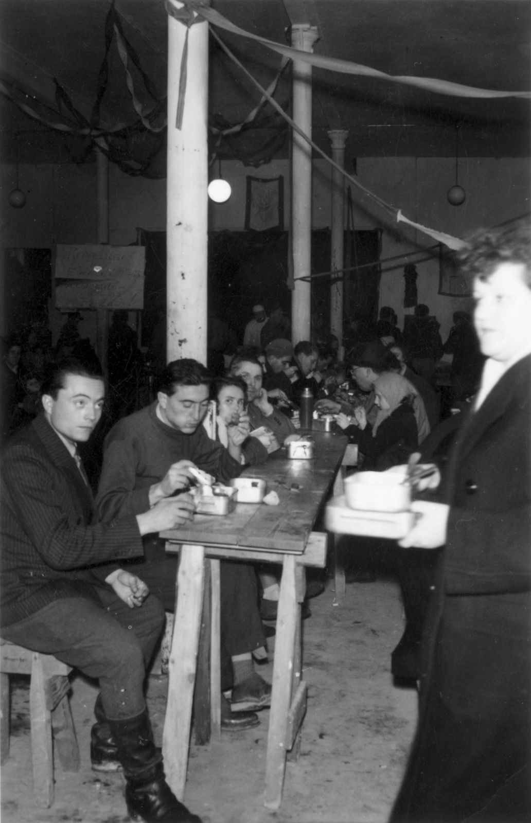 Austria, magyar menekültek a befogadó állomáson., 1956, Kleyer Éva, meal, Fortepan #128579
