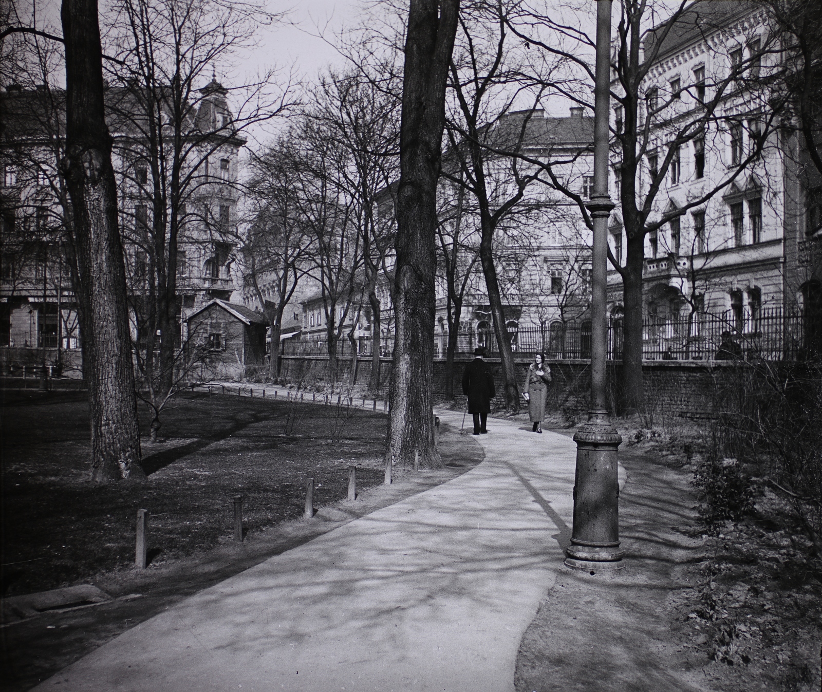 Hungary, Budapest I., a kerítés mögött az Alagút utca - Attila út (utca) kereszteződés., 1936, Fortepan/Album015, Budapest, Fortepan #128819