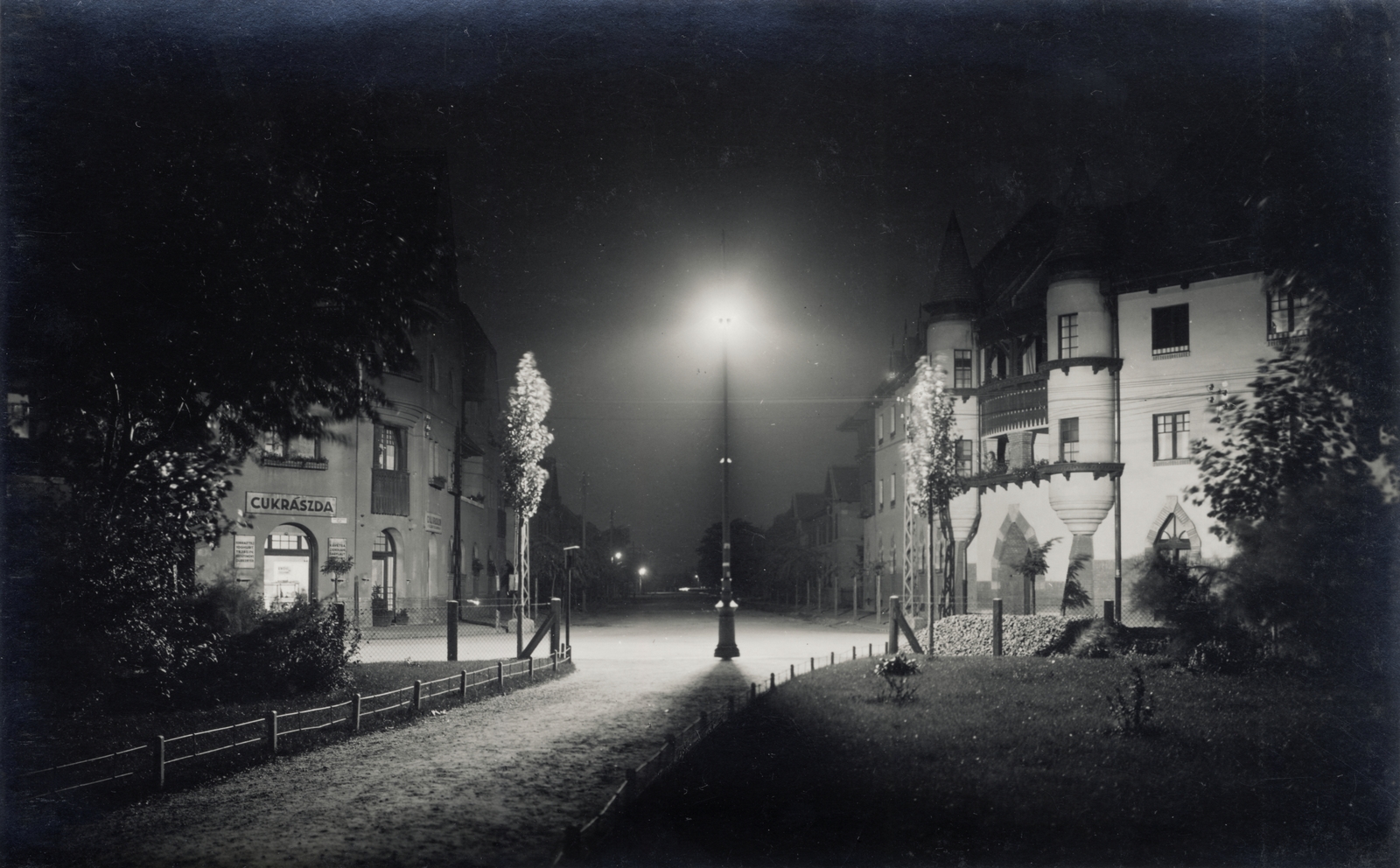 Hungary, Budapest XIX., Wekerletelep, Kós Károly (Fő) tér, szemben a Mészáros Lőrinc utca (Kálmán király út)., 1928, Gali, pastry shop, Budapest, Fortepan #128987