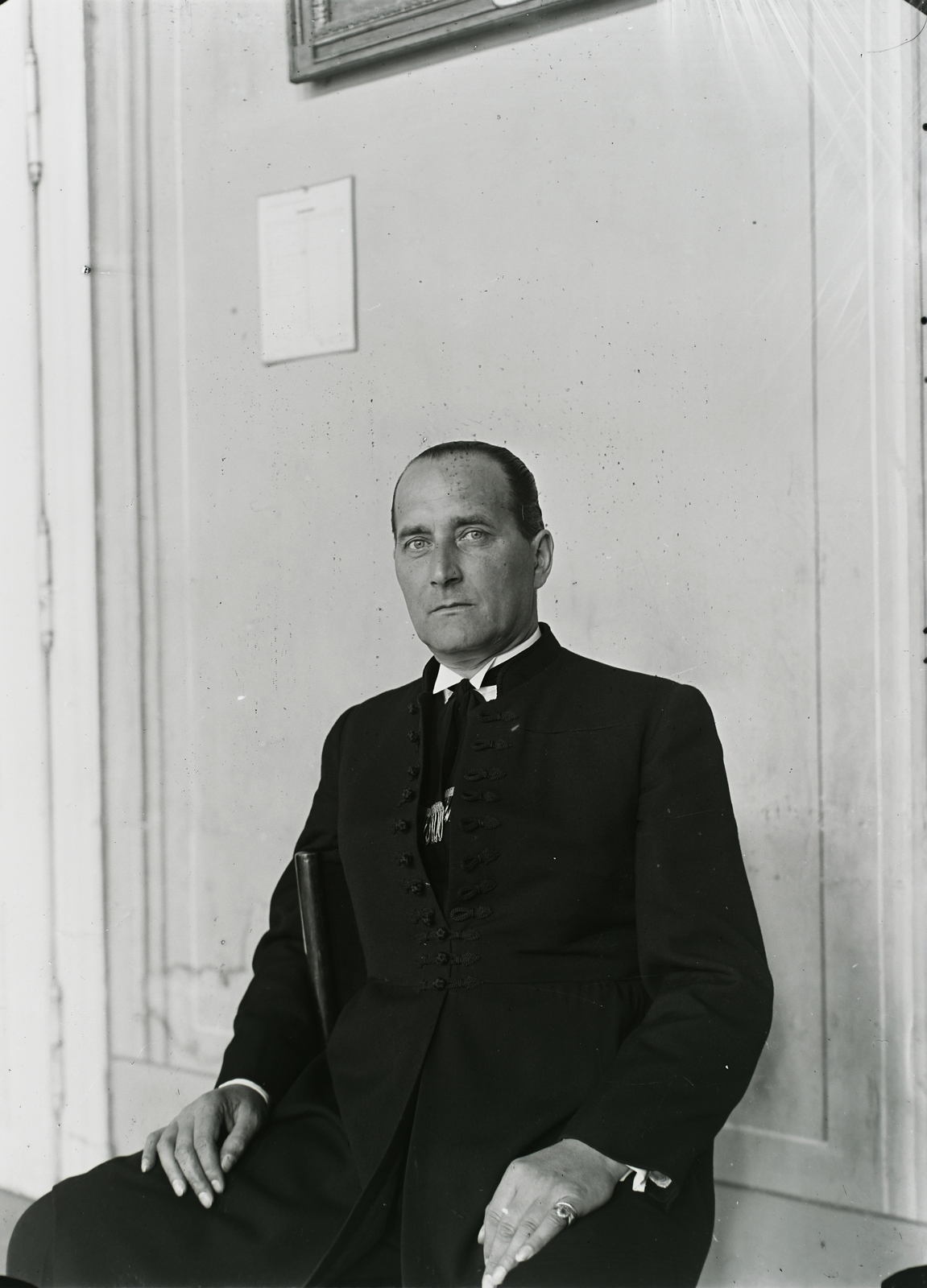 Hungary, Miskolc, a Vármegyeháza díszterme, a felvételt Bánovszky Miklós festőművész portréfestéshez készitette., 1940, Gyimesi Kinga, Bánovszky Miklós, Fortepan #129021