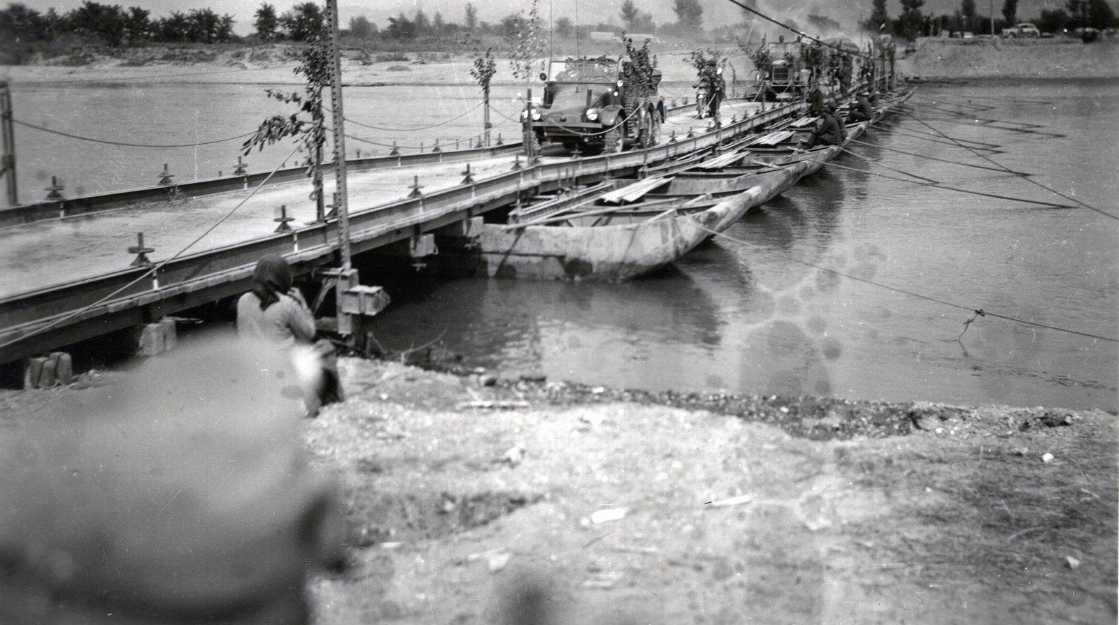 Romania,Transylvania, Észak-Erdély. A felvétel a magyar csapatok bevonulása idején készült., 1940, Hajdu Fedő Károly, pontoon bridge, sapper, Fortepan #129074