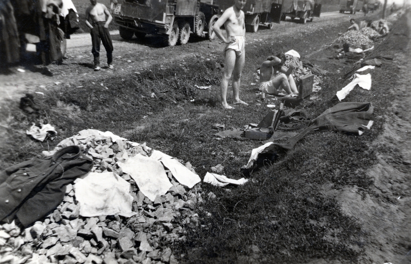 1941, Hajdu Fedő Károly, eastern front, commercial vehicle, second World War, hanging clothes, personal care, Fortepan #129112