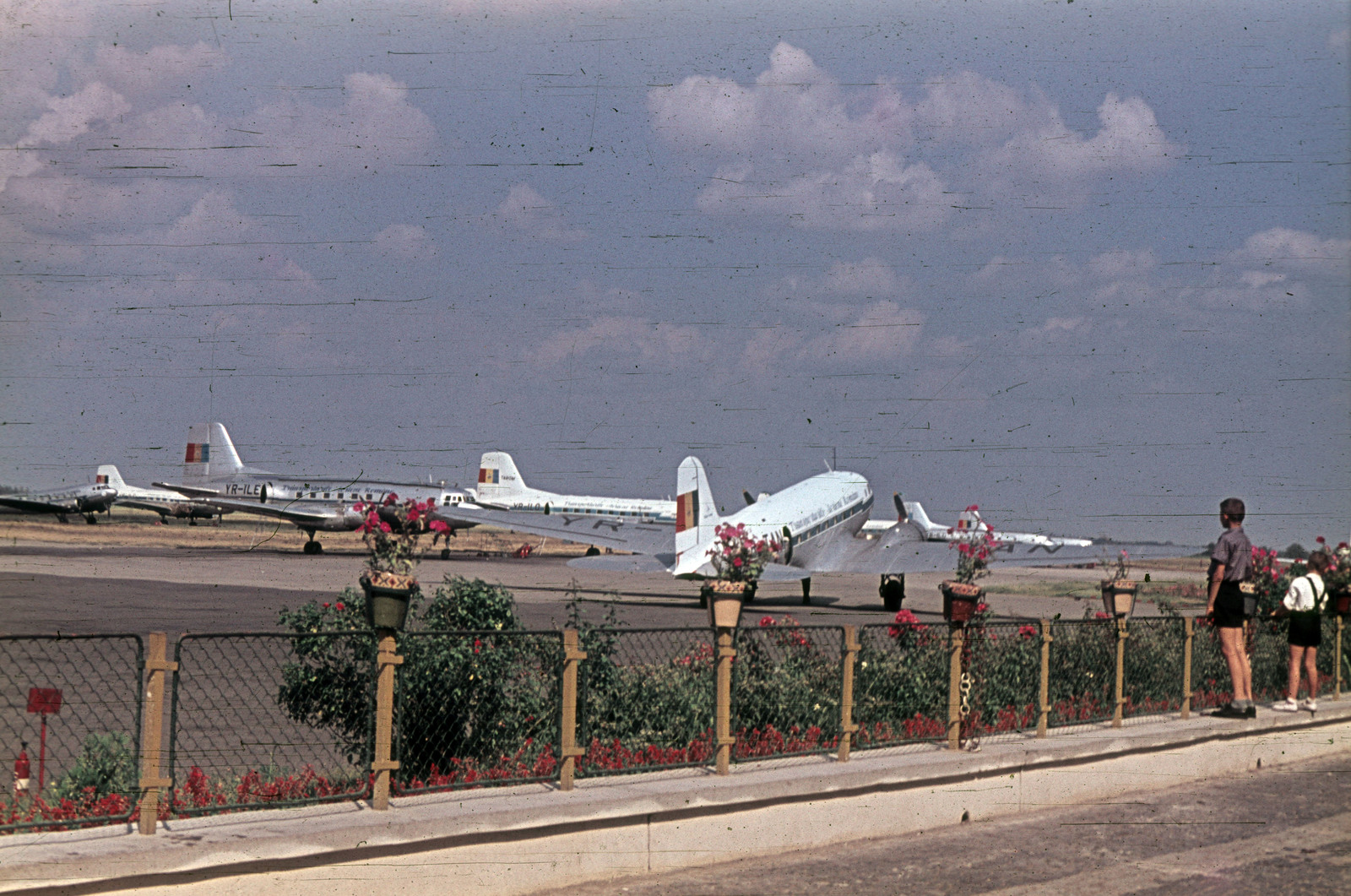 Románia, Bukarest, Băneasa-Aurel Vlaicu repülőtér., 1960, Heinzely Béla, színes, repülőgép, repülőtér, Fortepan #129211