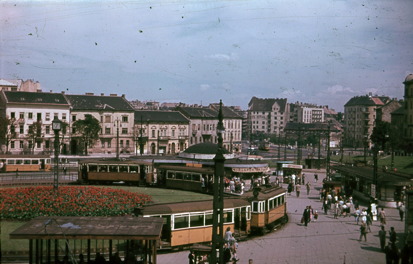 Hungary, Budapest II., Széll Kálmán (Moszkva) tér a Széna tér felé nézve., 1955, Heinzely Béla, colorful, tram, Budapest, Fortepan #129230